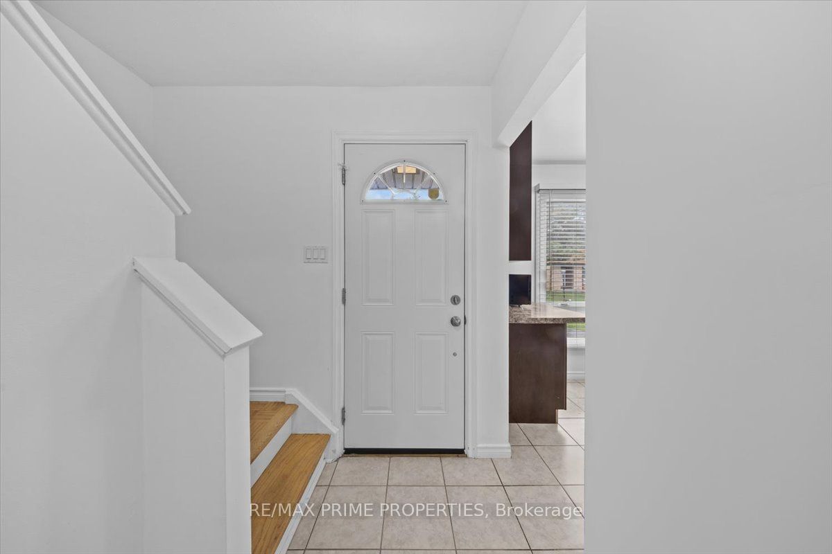 6252 Castille Court 29, Orleans - Convent Glen and Area, ON K1C 1X5 photo 2