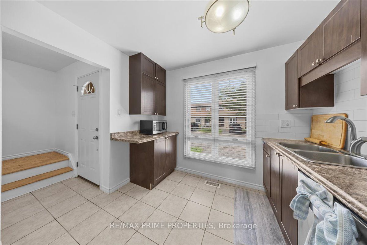 6252 Castille Court 29, Orleans - Convent Glen and Area, ON K1C 1X5 photo 5