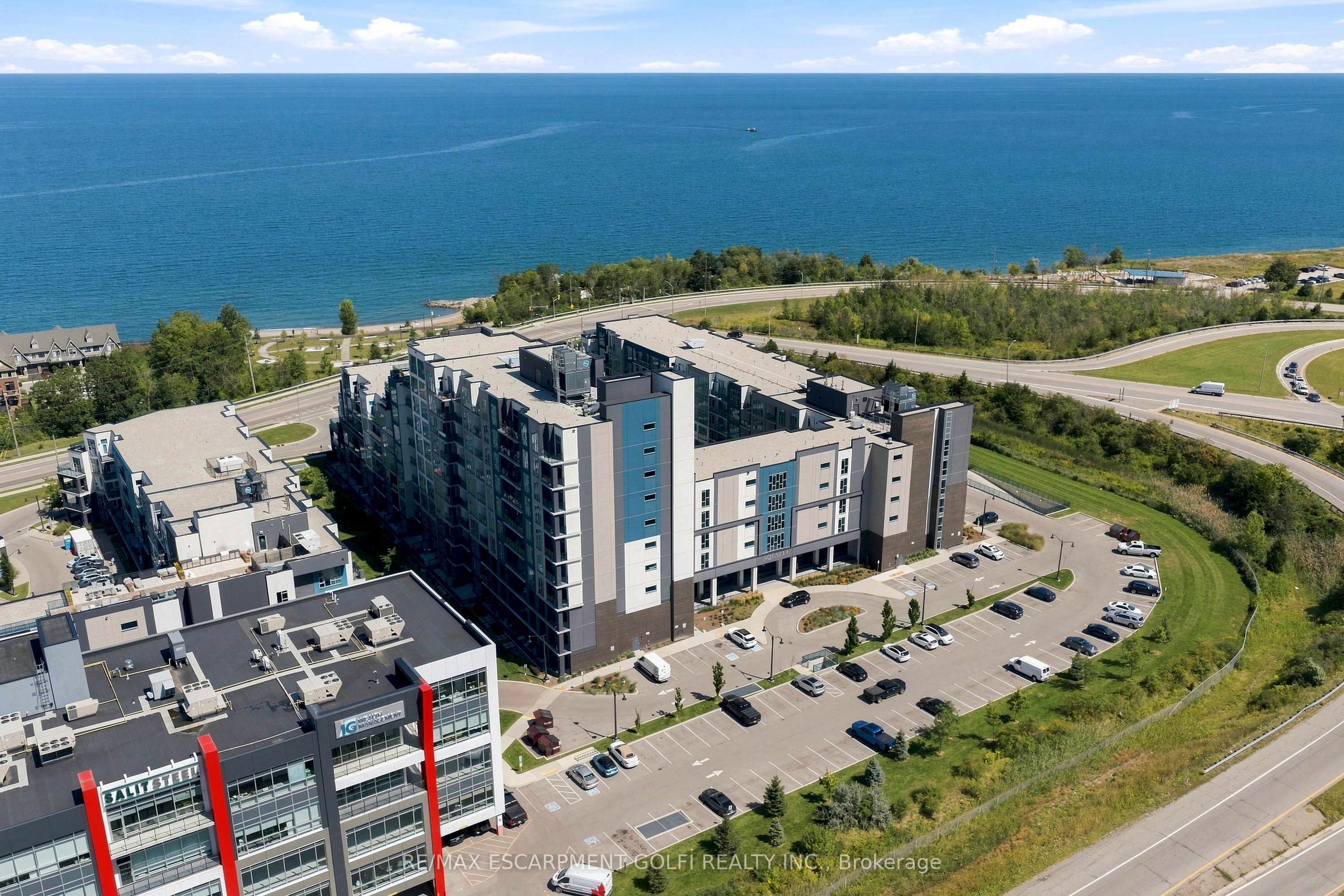 16 Concord Place 445, Grimsby, ON L3M 0J1 photo 2