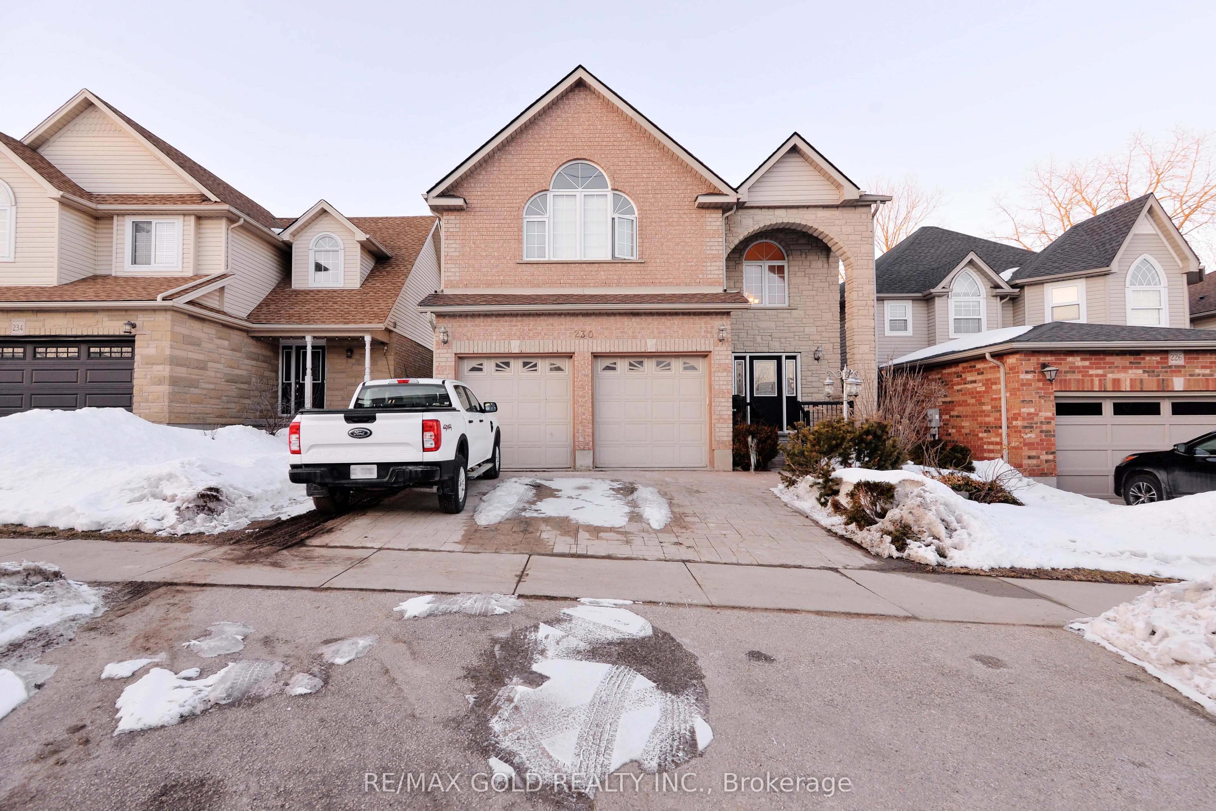230 Doon Mills Drive, Kitchener, ON N2P 2R8