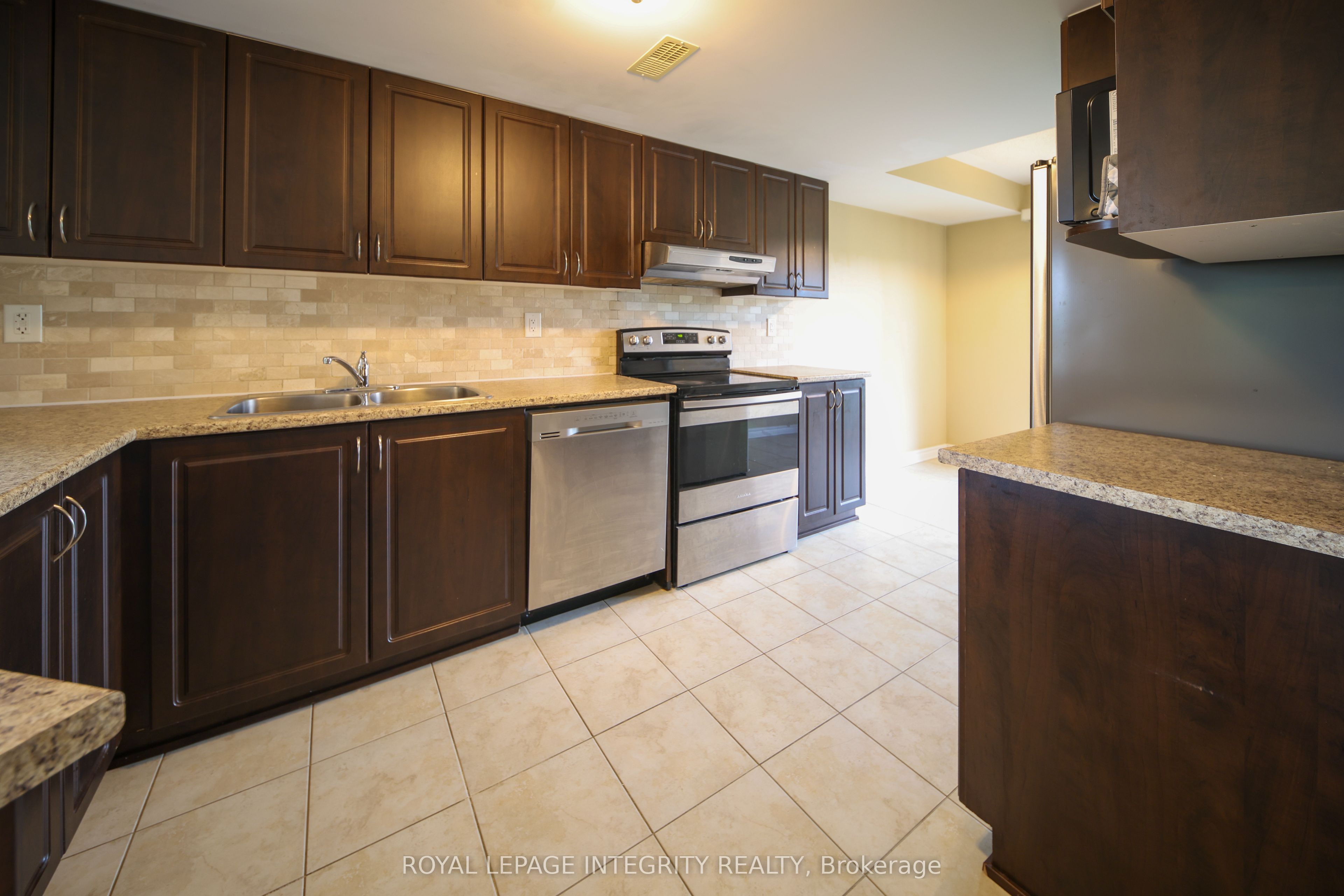 1124 Klondike Road D, Kanata, ON K2K 0H2 photo 5