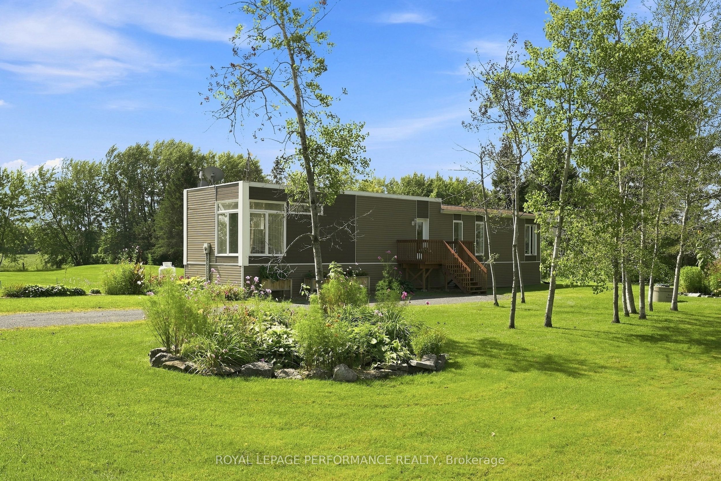 880 Concession 1 Road, Alfred and Plantagenet, ON K0B 1L0 photo 3