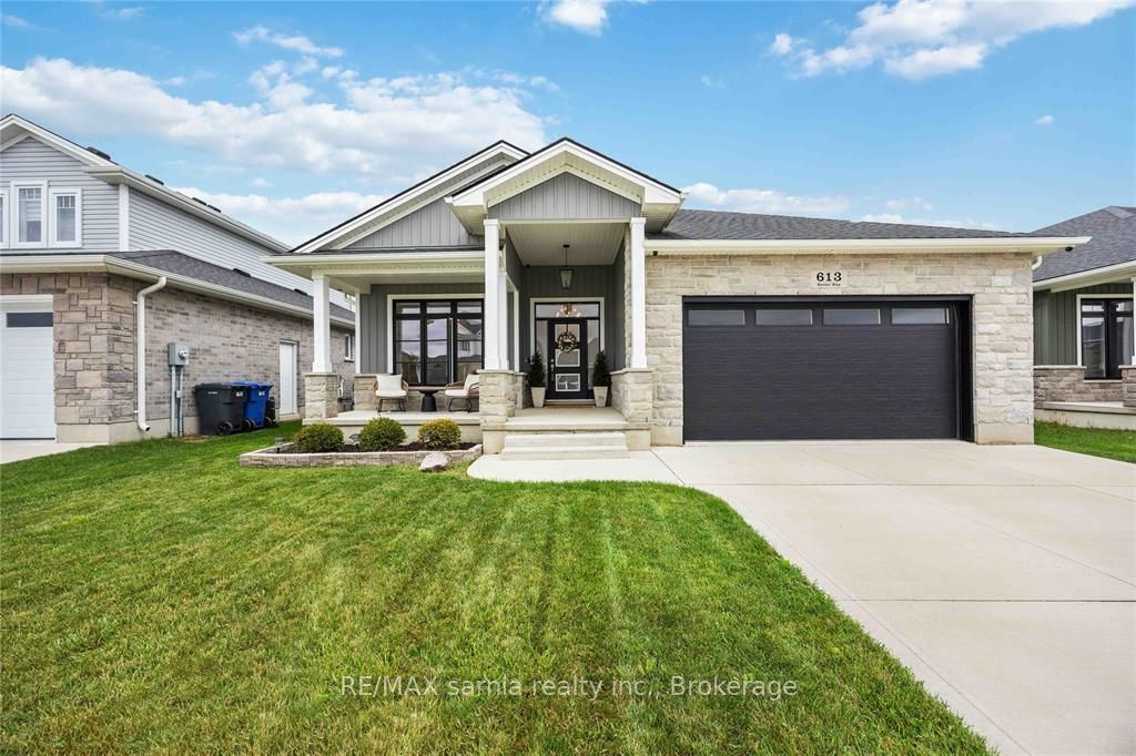 613 Ketter Way, Sarnia, ON N0N 1T0