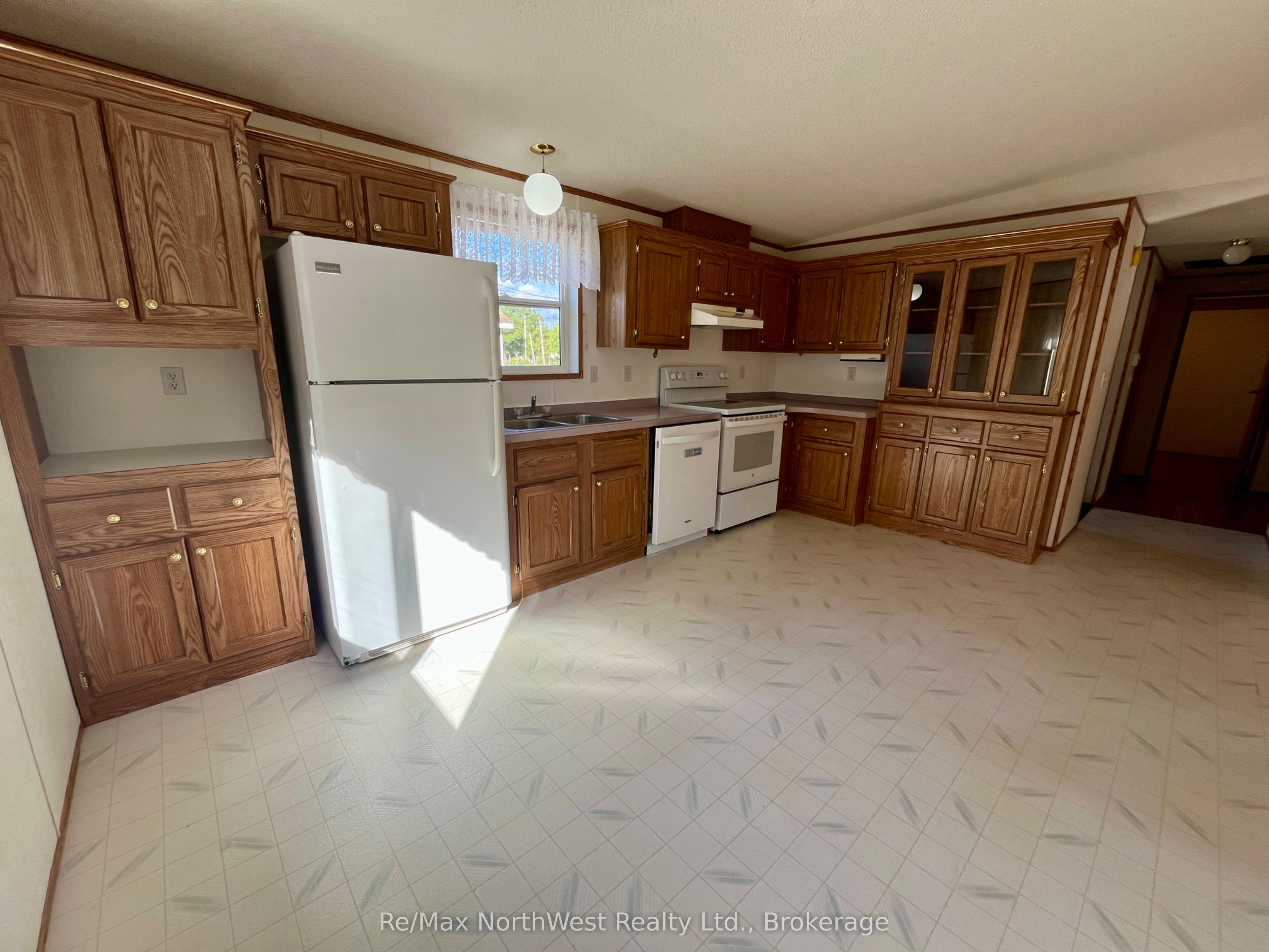 12 Rawn Road, Atikokan, ON P0T 1C0 photo 2