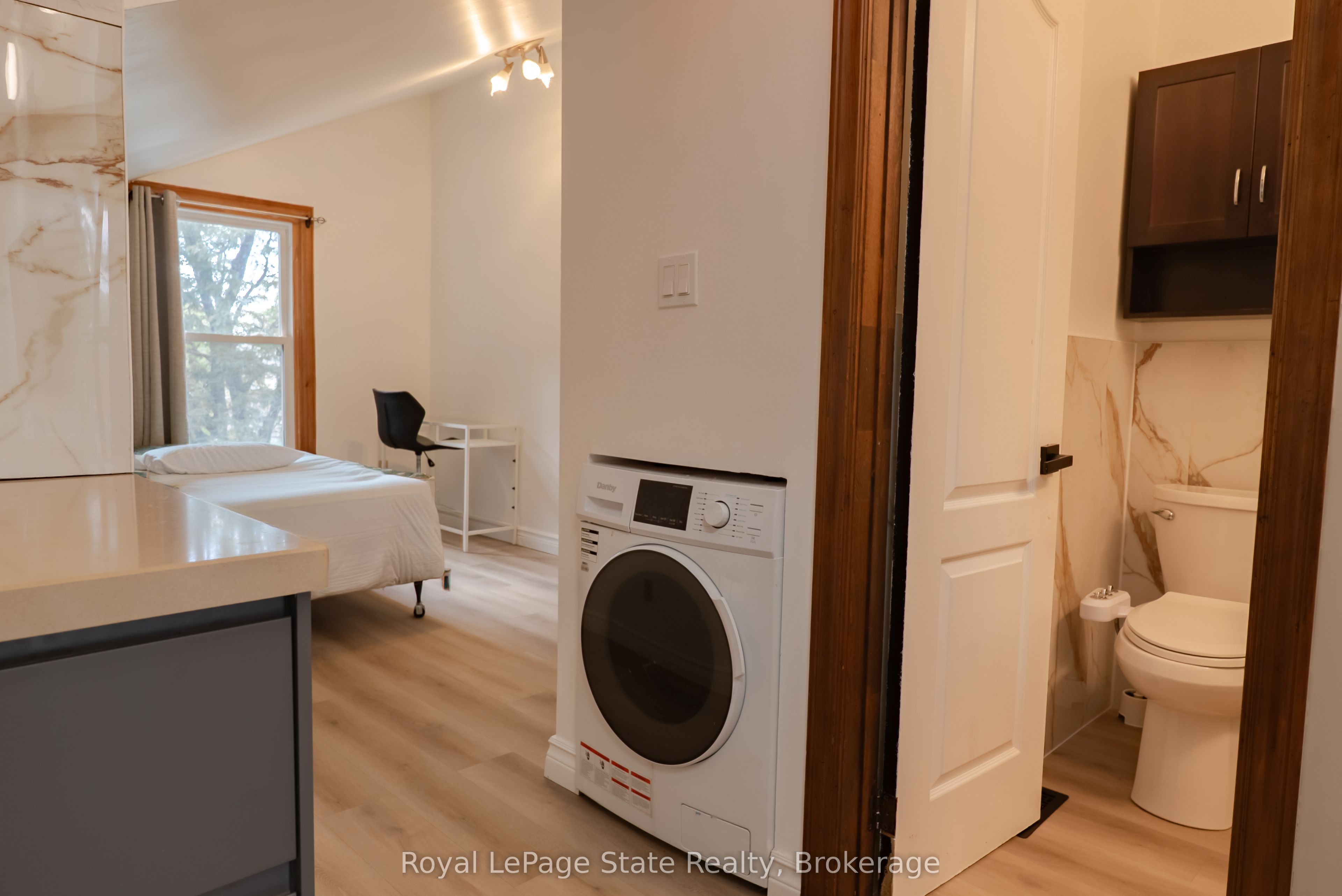 57 Rupert Court, Hamilton, ON L8W 2Y8 photo 3