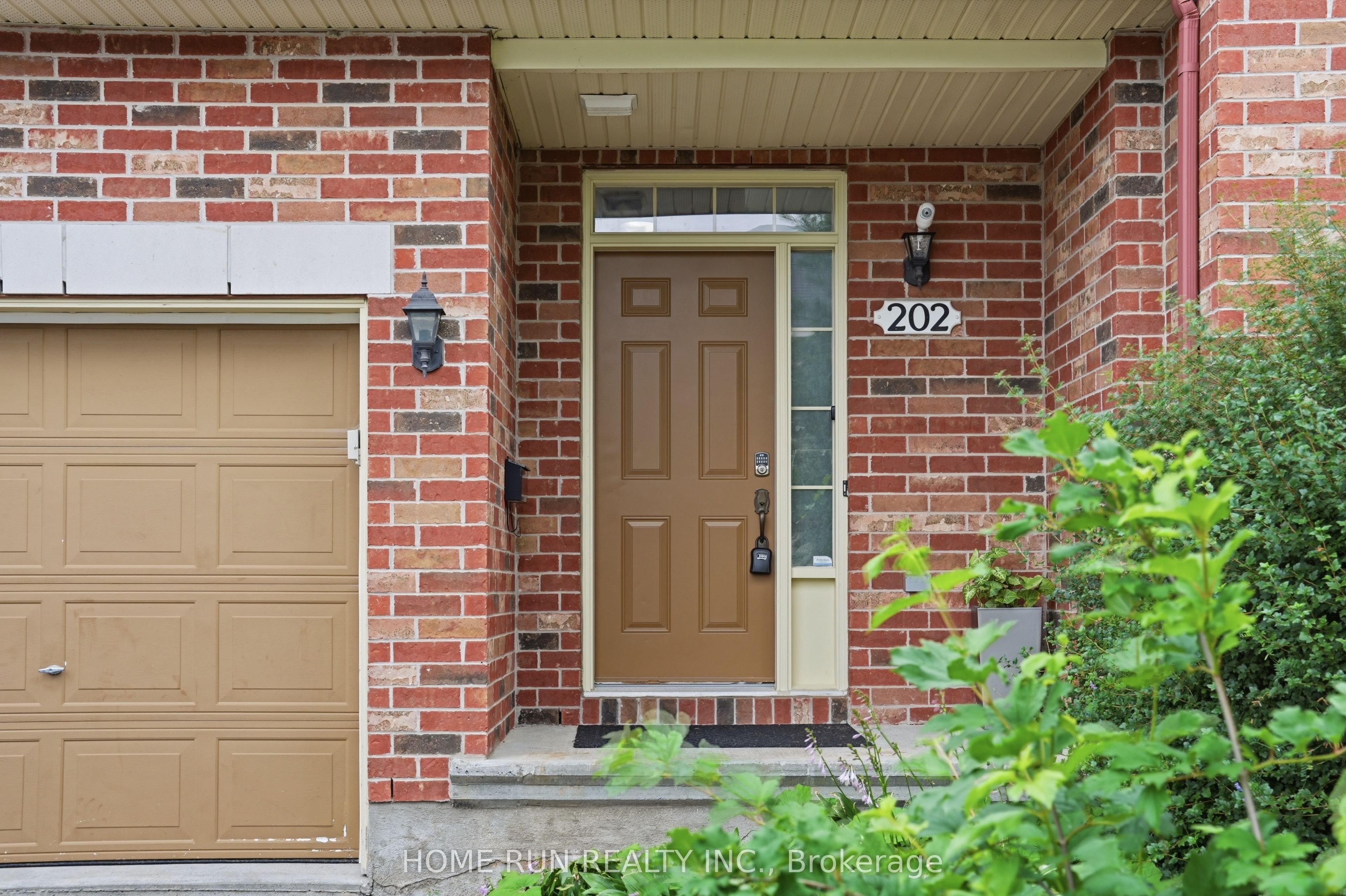 202 Maxwell Bridge Road, Kanata, ON K2W 0B8 photo 2