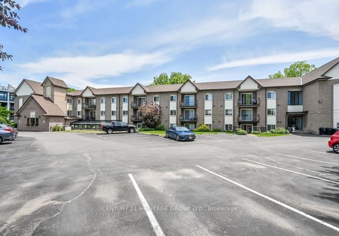20 John Street 202, Grimsby, ON L3M 1X5 photo 2