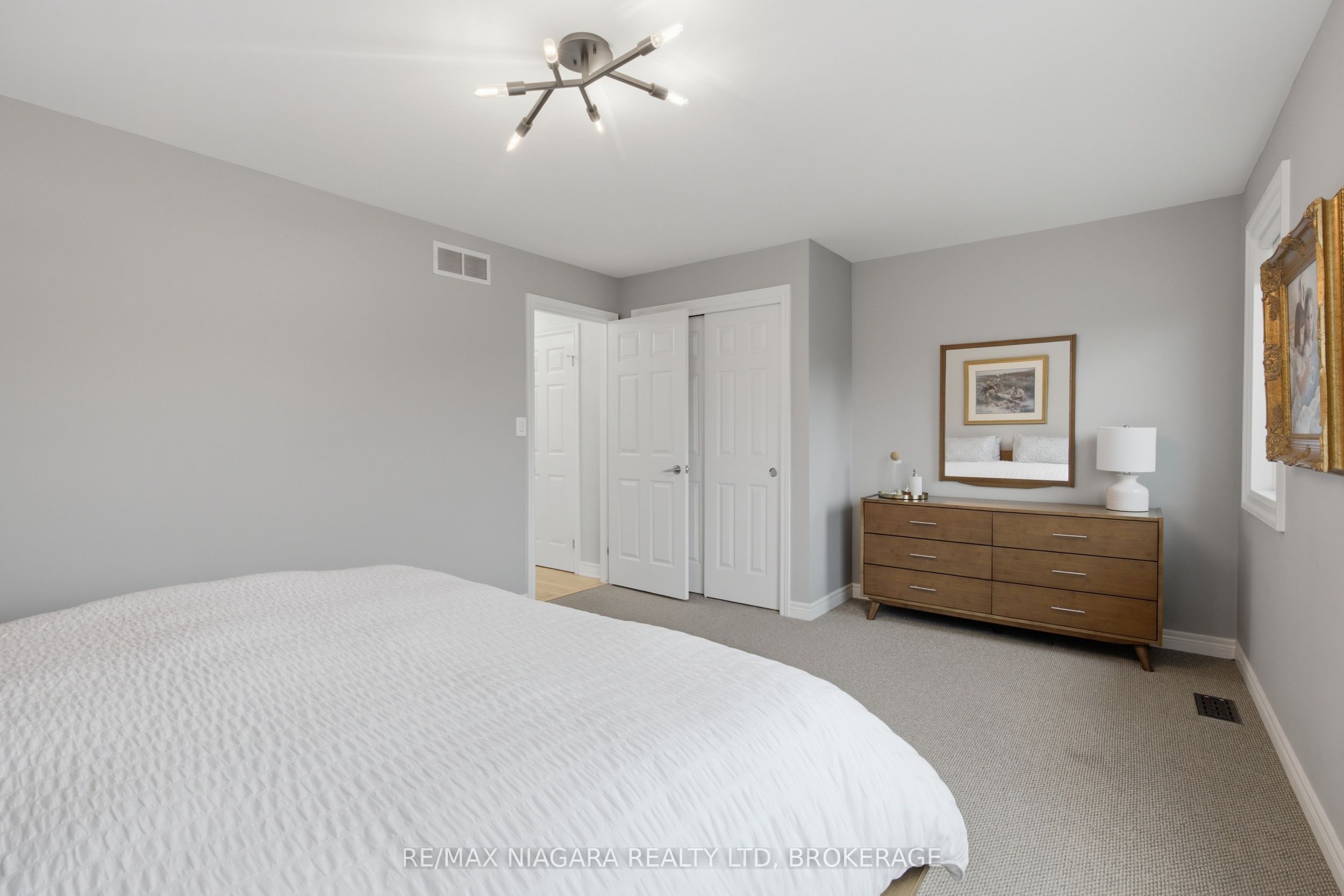 15 Cozocar Crescent, St. Catharines, ON L2S 3Y5 photo 5