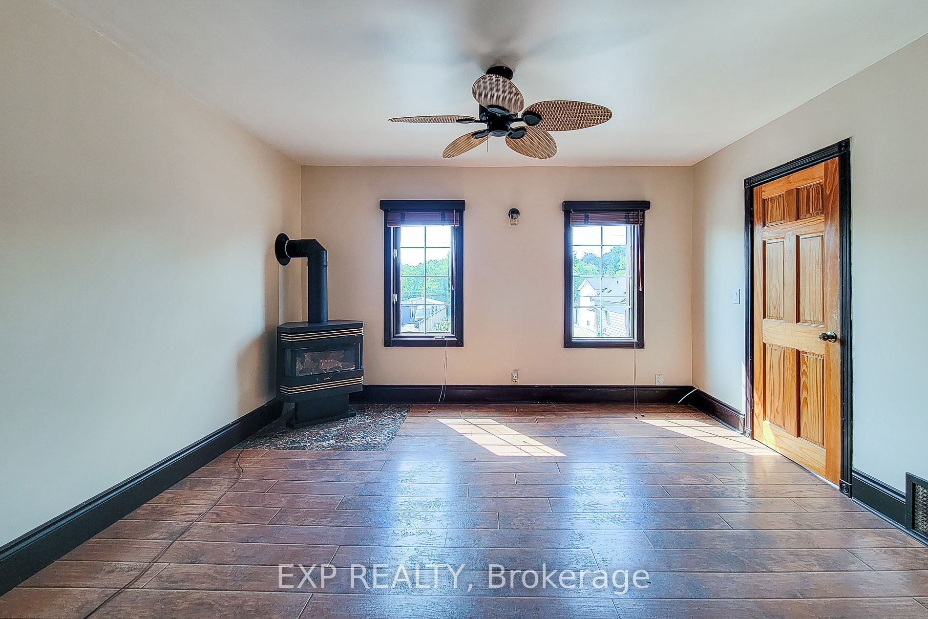 6133 Prospect Street Upper, Niagara Falls, ON L2G 1G9 photo 4