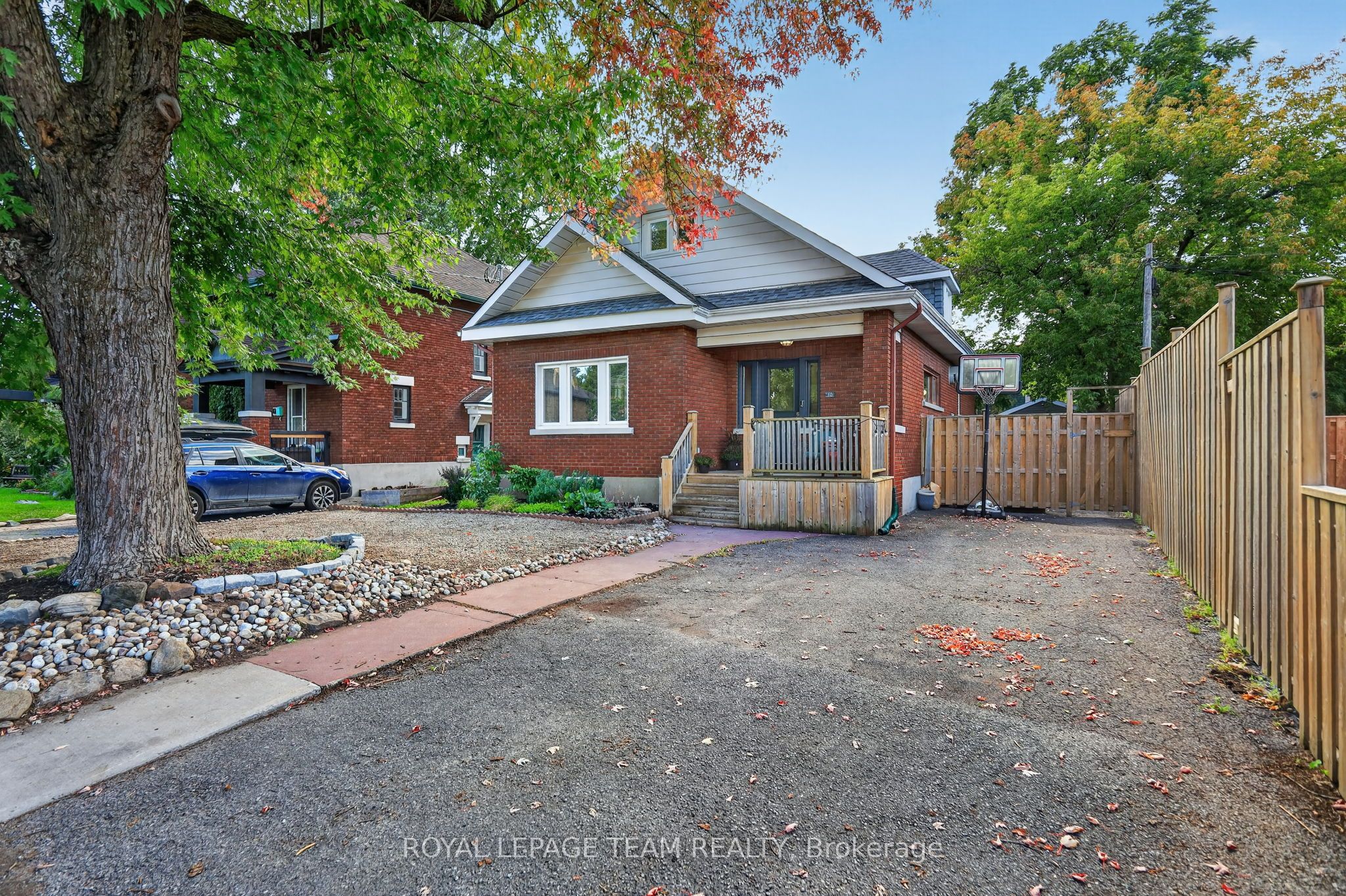 10 Clarendon Avenue, Tunneys Pasture and Ottawa West, ON K1Y 0P2 photo 2