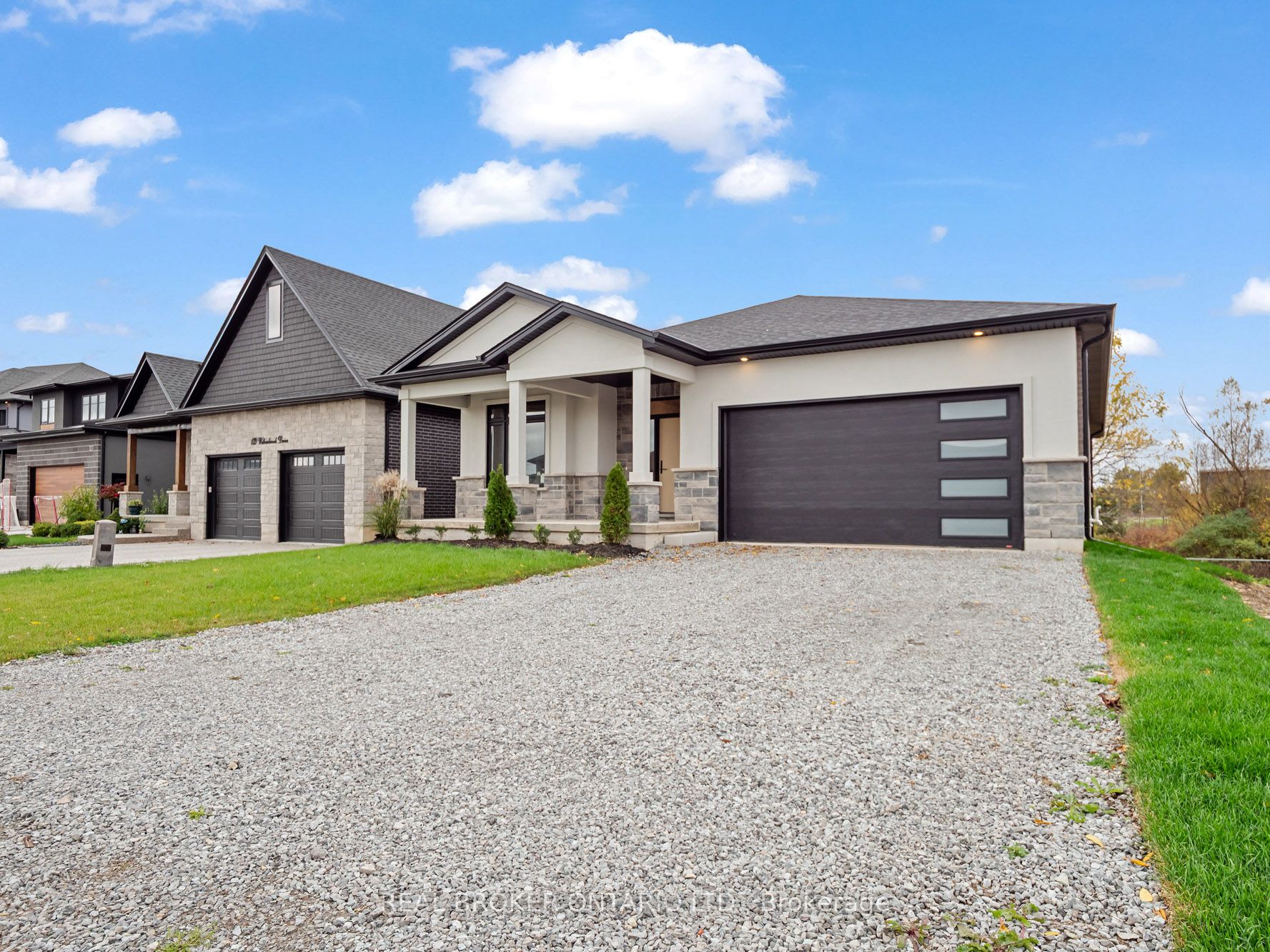 149 Willowbrook Drive, Welland, ON L3C 0G2 photo 3