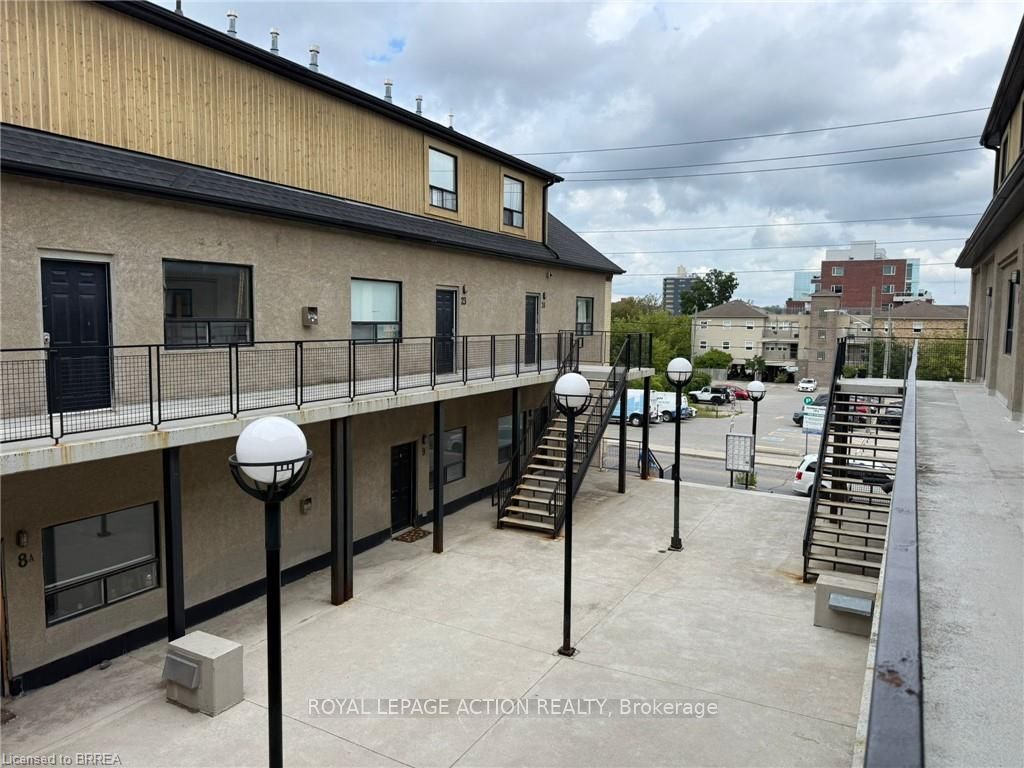 12 Bridgeport Road E 18, Waterloo, ON N2J 2J3 photo 4