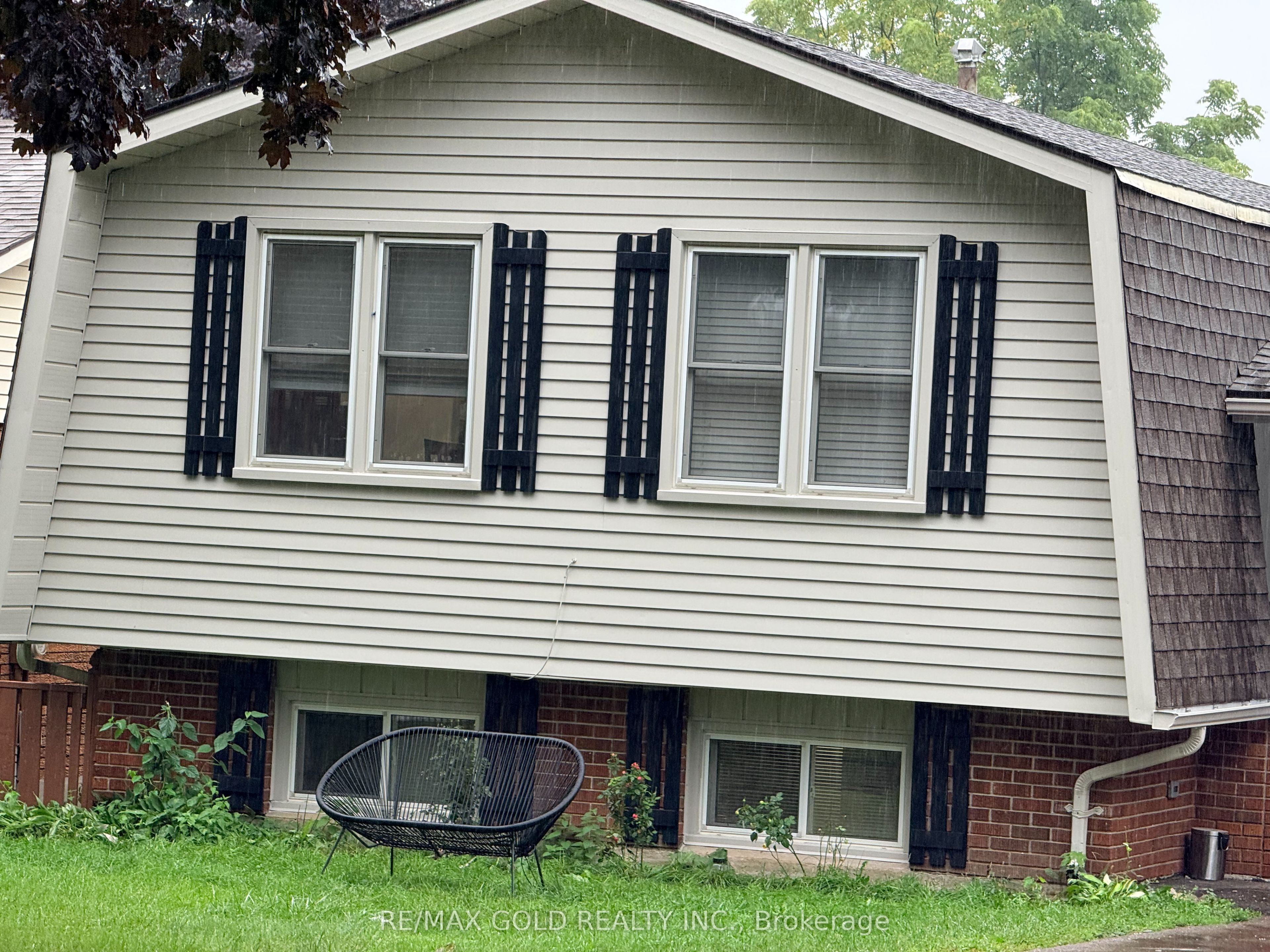 198 Coach Hill Drive, Kitchener, ON N2E 1P4 photo 3