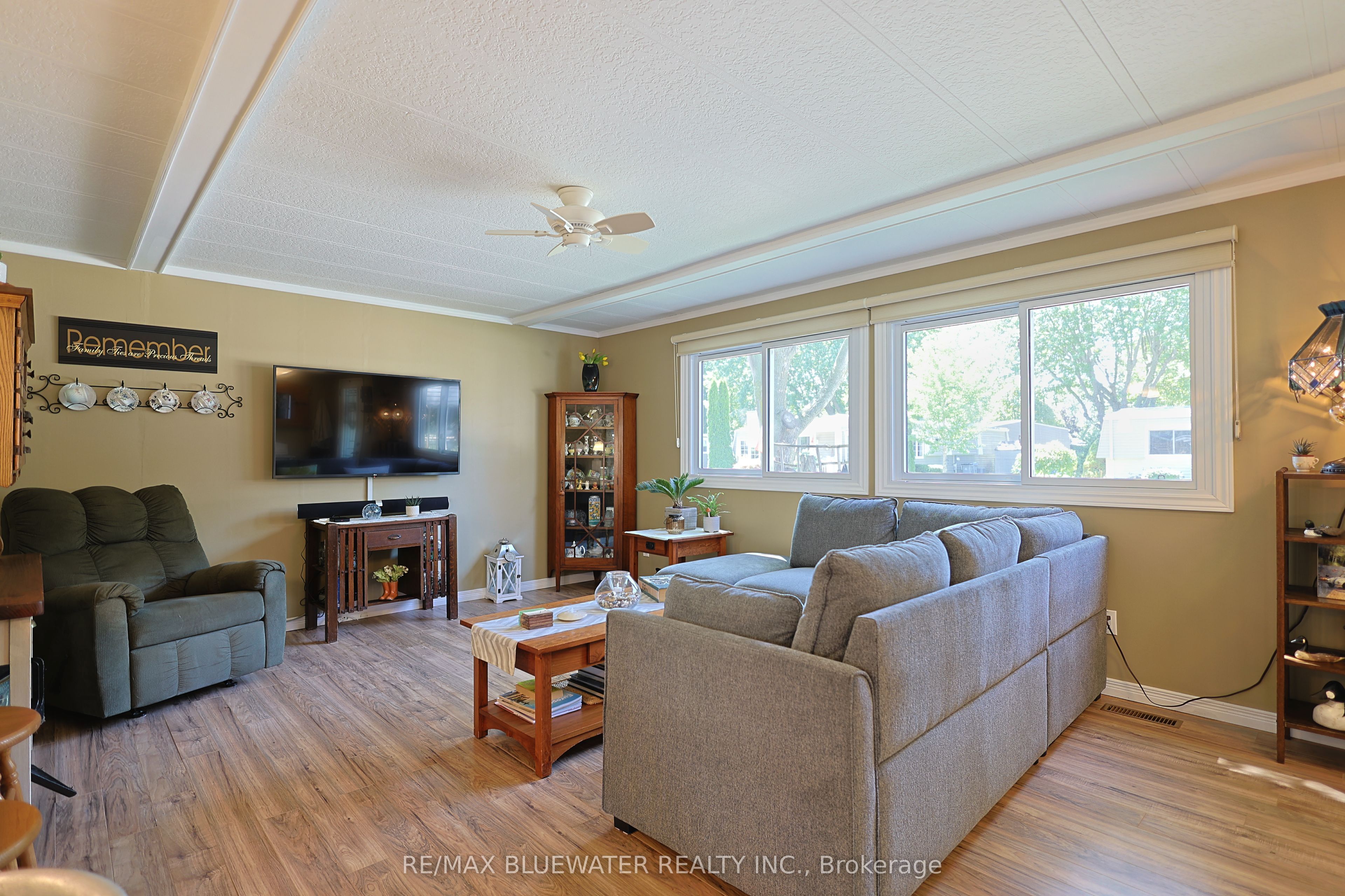95 Shannon Boulevard, South Huron, ON N0M 1T0 photo 4