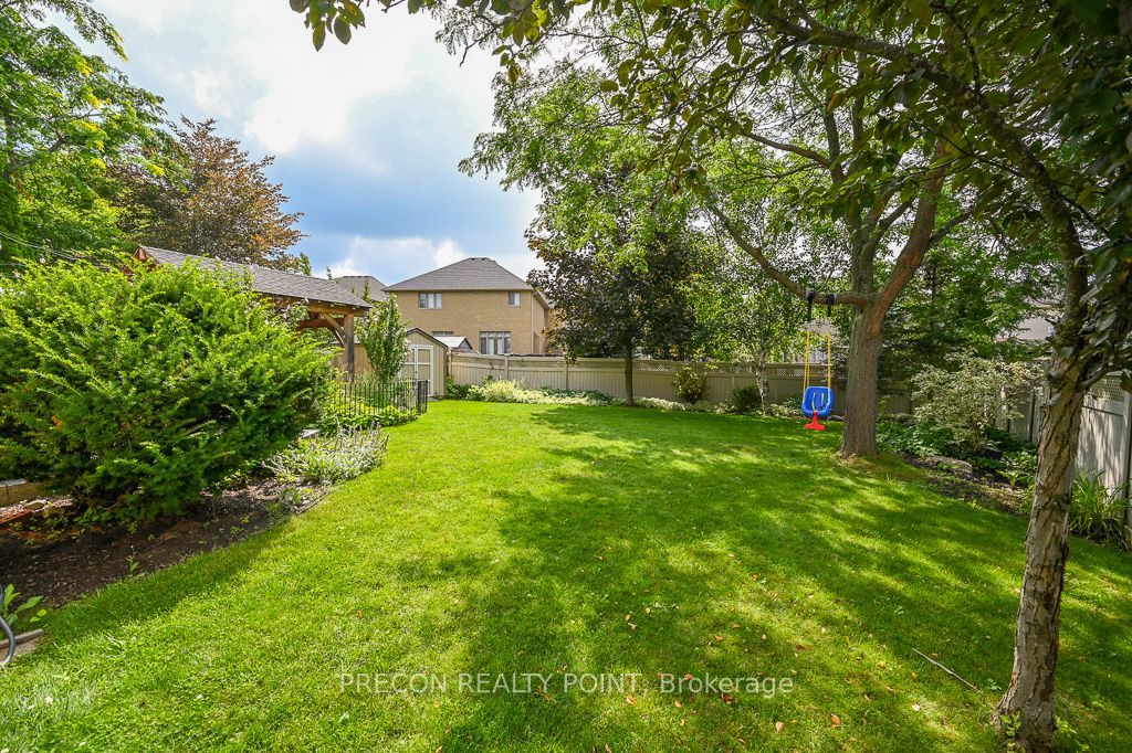 67 Jeffrey Drive, Hamilton, ON L9K 1R8