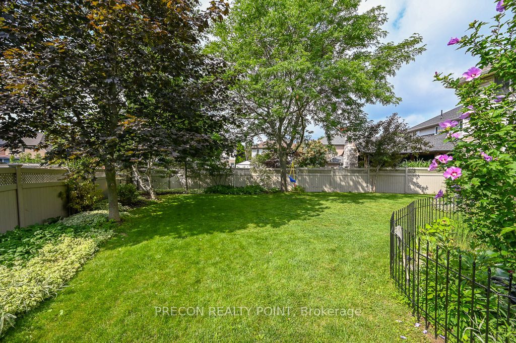 67 Jeffrey Drive, Hamilton, ON L9K 1R8 photo 2