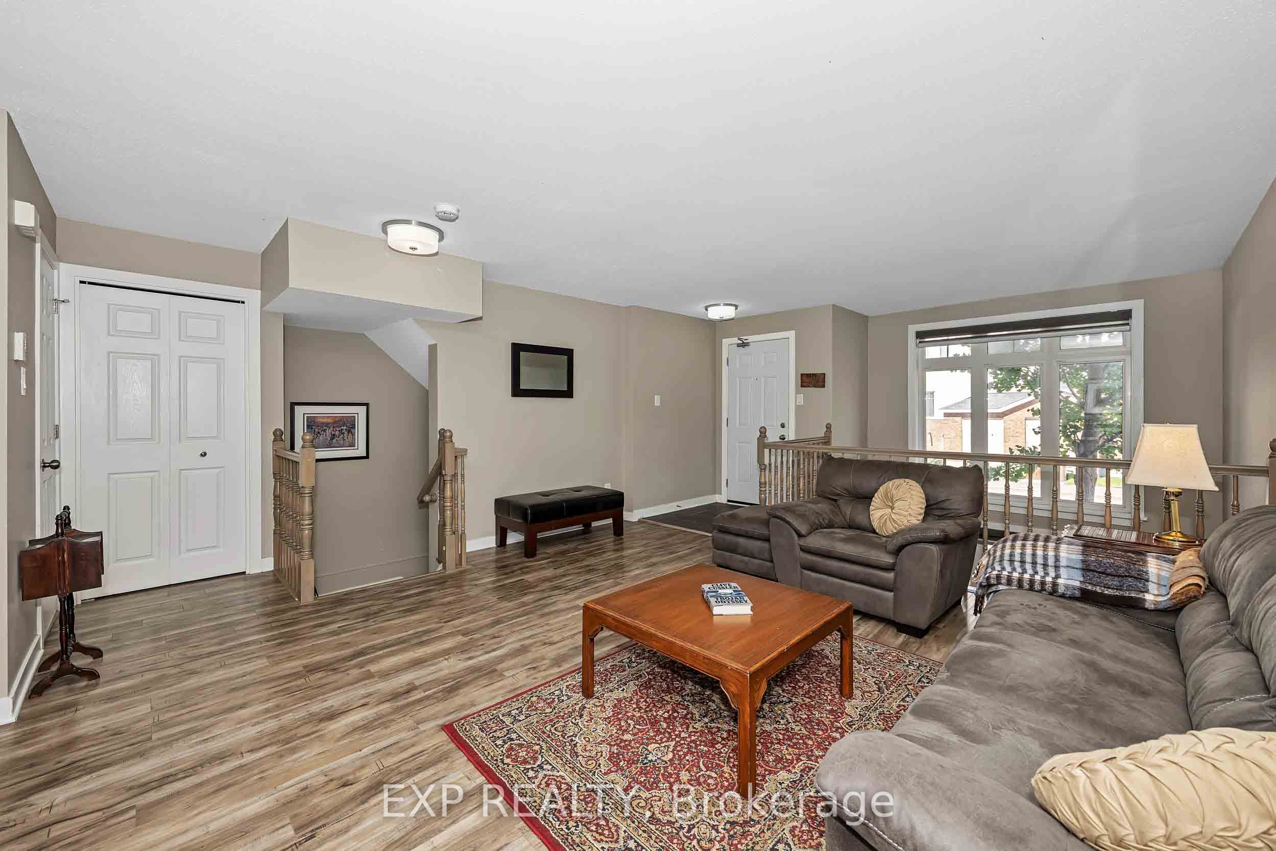 301 Elite Private 1, Barrhaven, ON K2J 0A4 photo 2