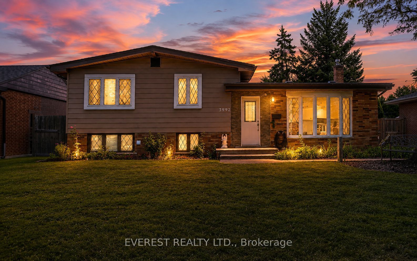 3992 Longfellow Avenue, Windsor, ON N9G 2B3