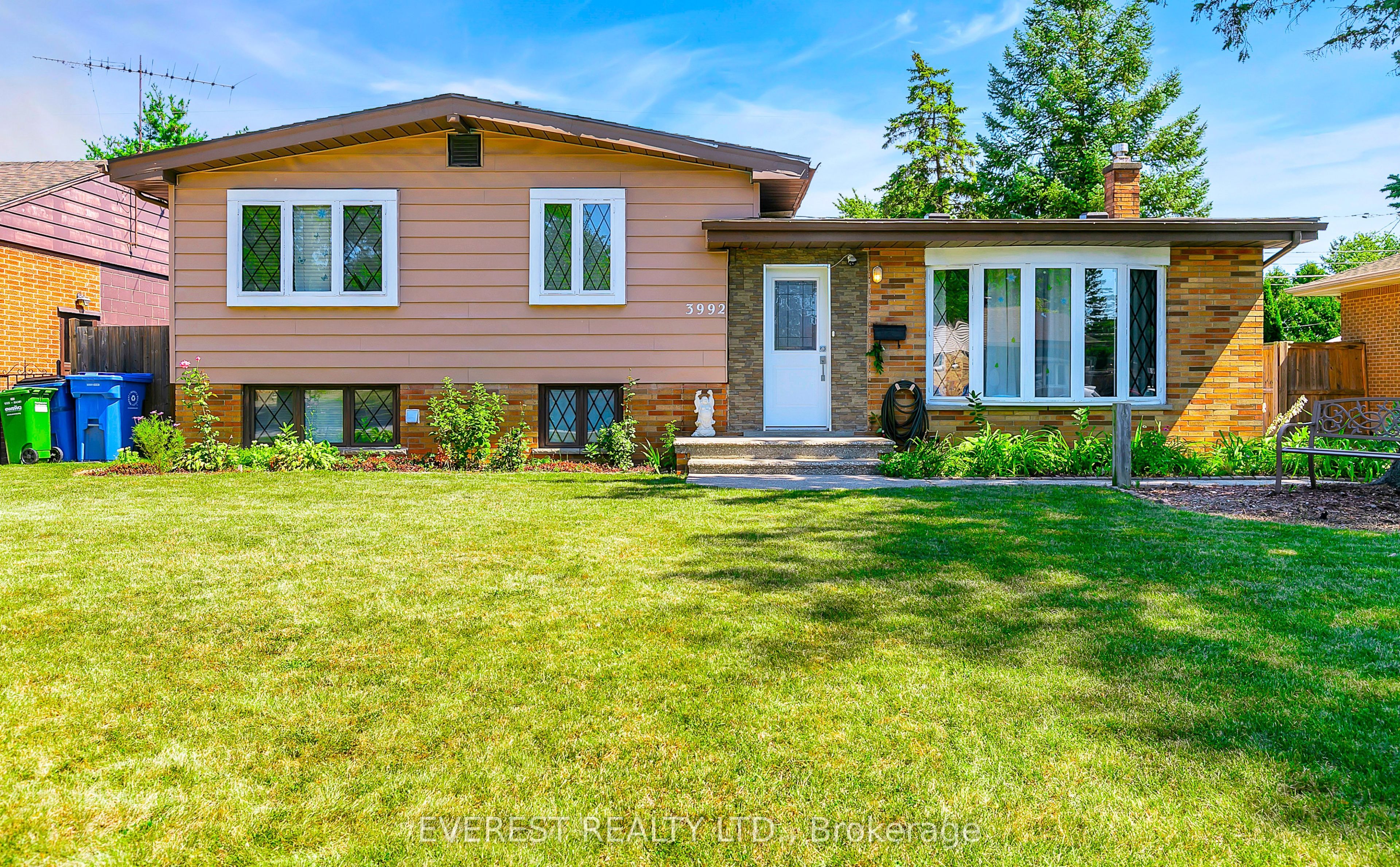 3992 Longfellow Avenue, Windsor, ON N9G 2B3 photo 2