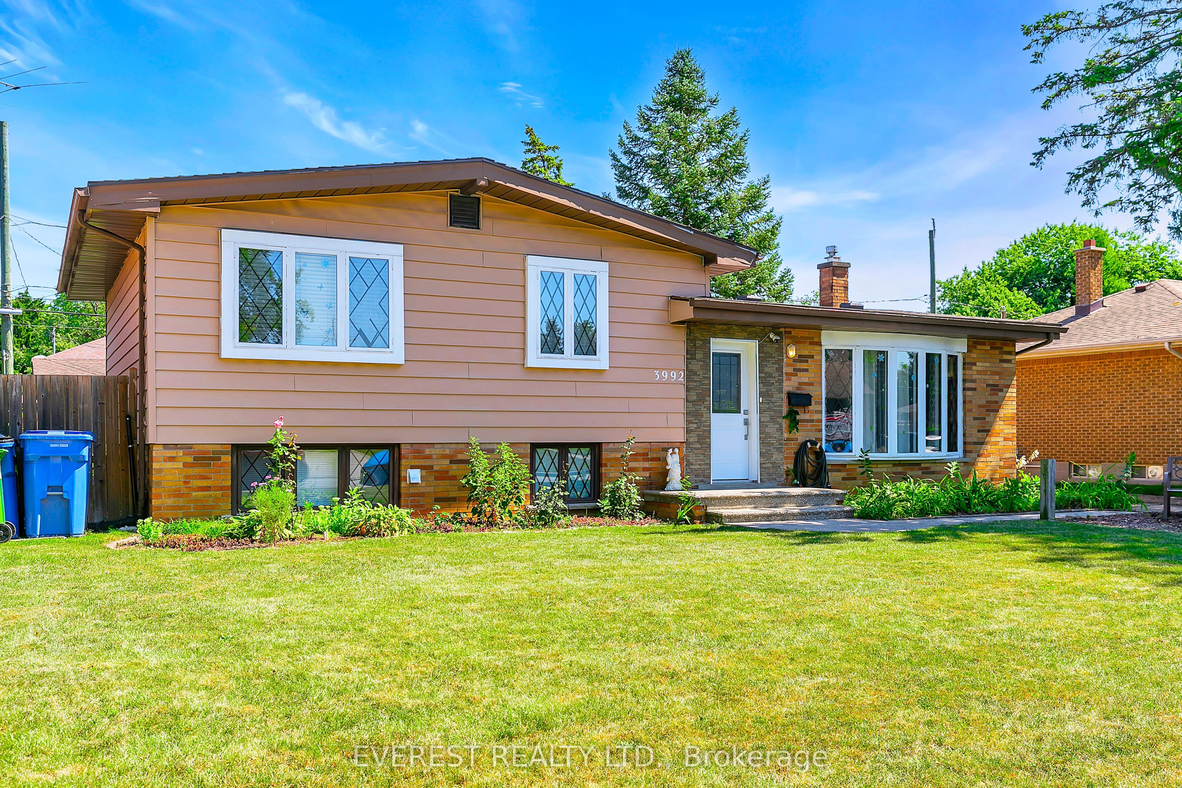 3992 Longfellow Avenue, Windsor, ON N9G 2B3 photo 3