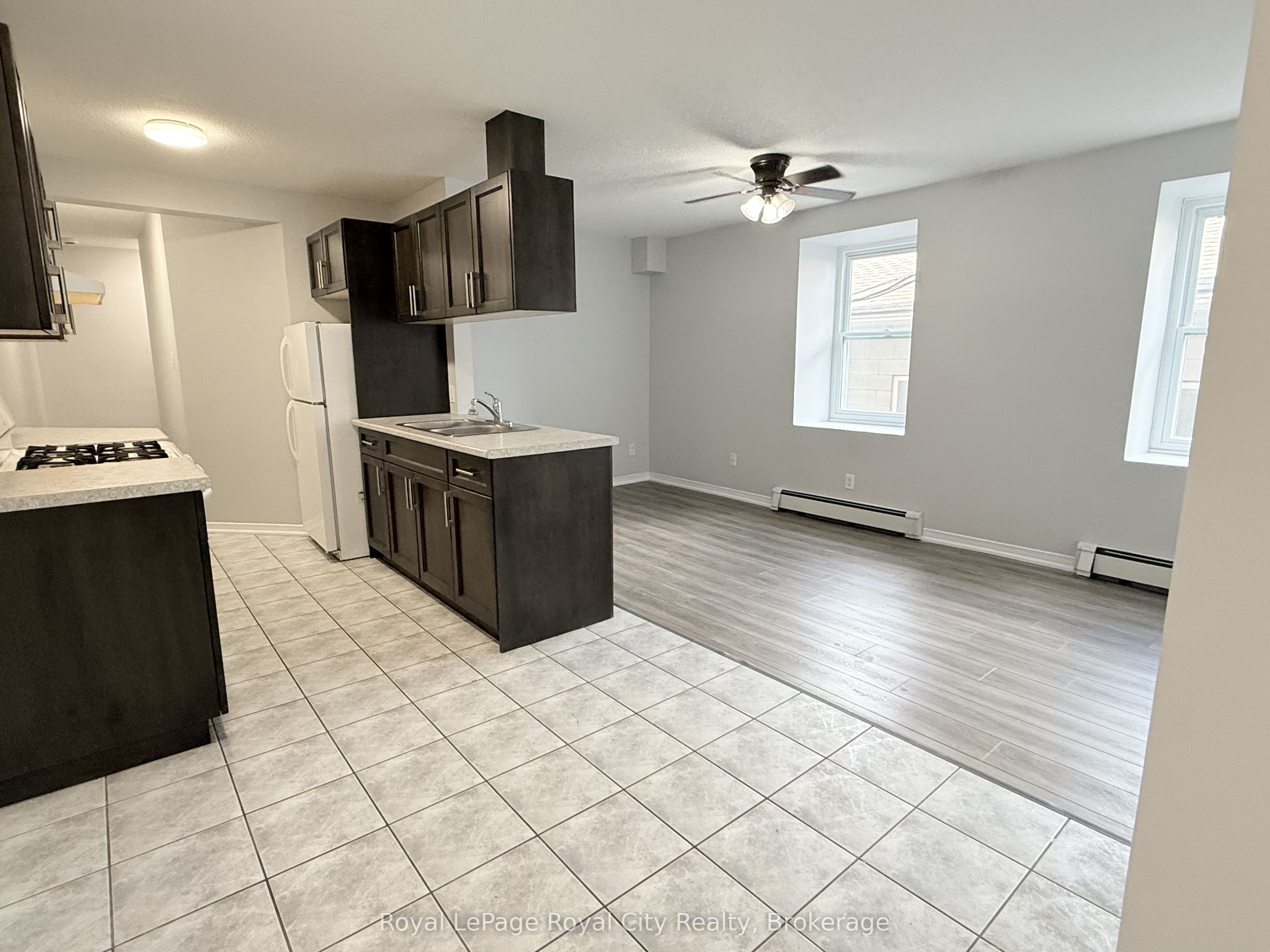 116 Wyndham Street N #2, Guelph, ON N1H 4E8 photo 2