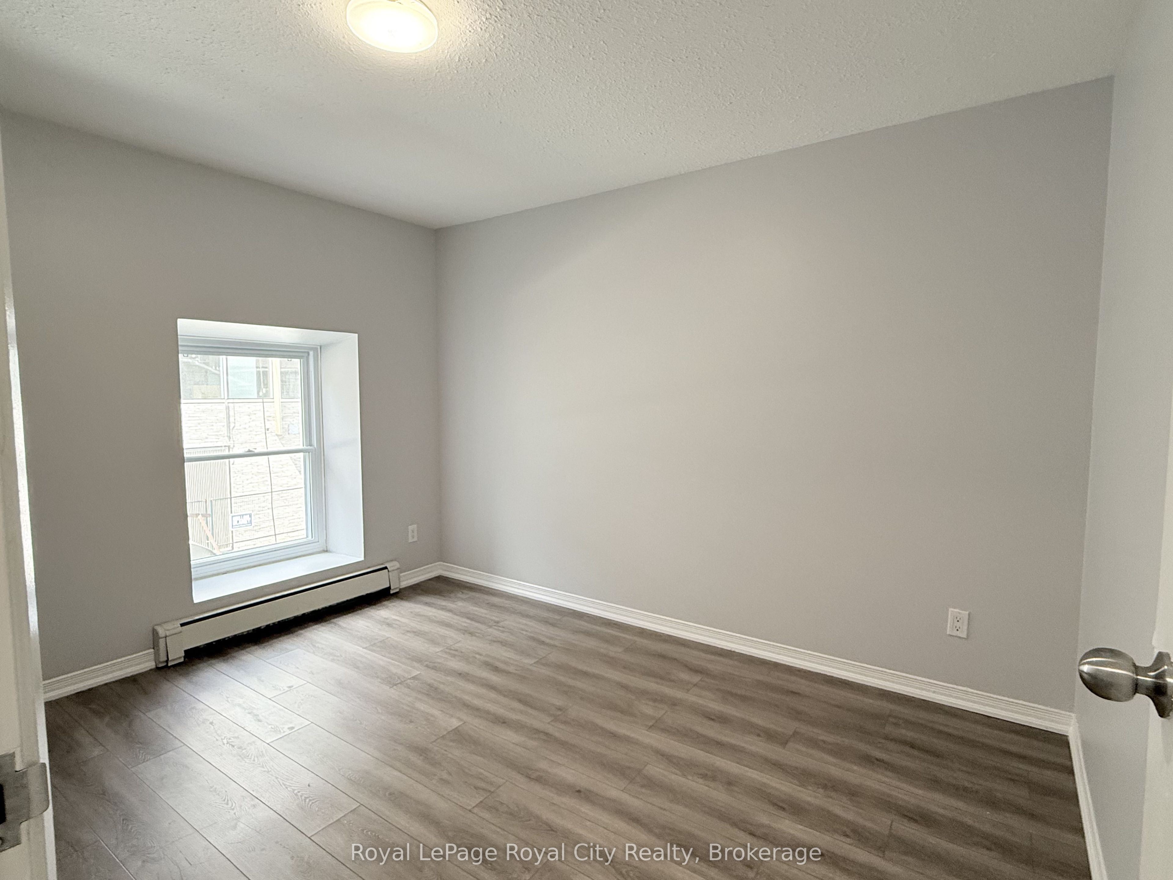 116 Wyndham Street N #2, Guelph, ON N1H 4E8 photo 4