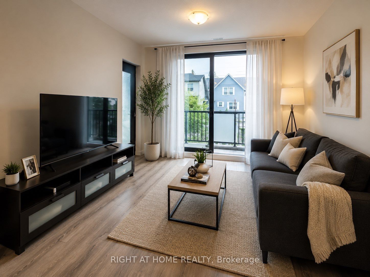 690 King Street W 103, Kitchener, ON N2H 5L8