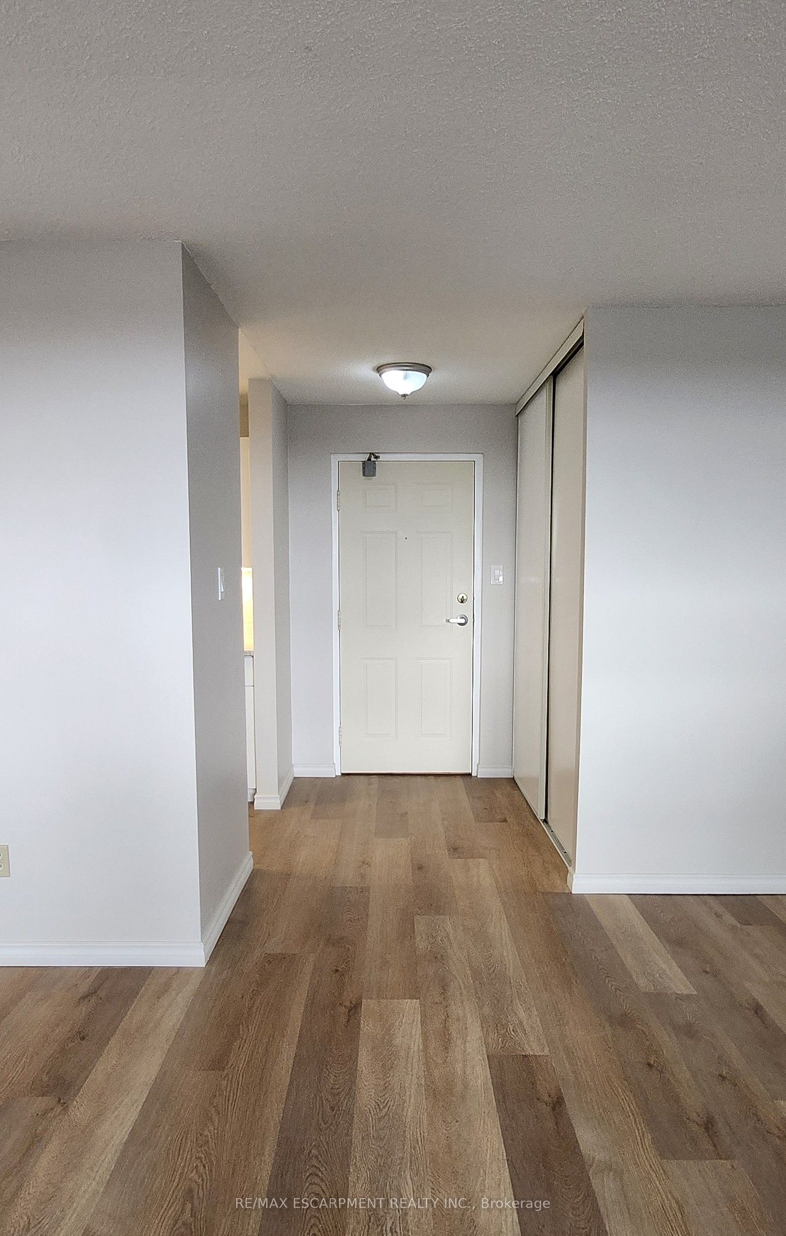 421 Fairview Drive 501, Brantford, ON N3R 7M3 photo 5
