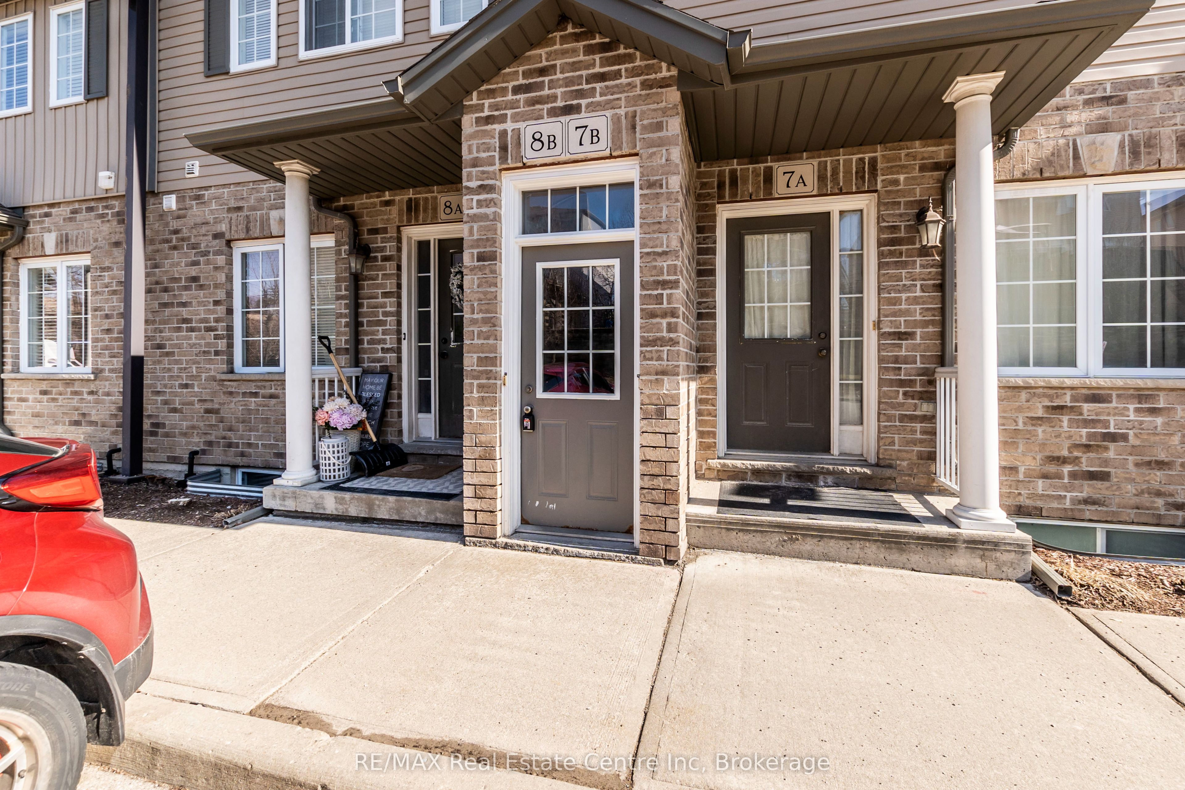 38 Howe Drive 8B, Kitchener, ON N2E 0E3 photo 3