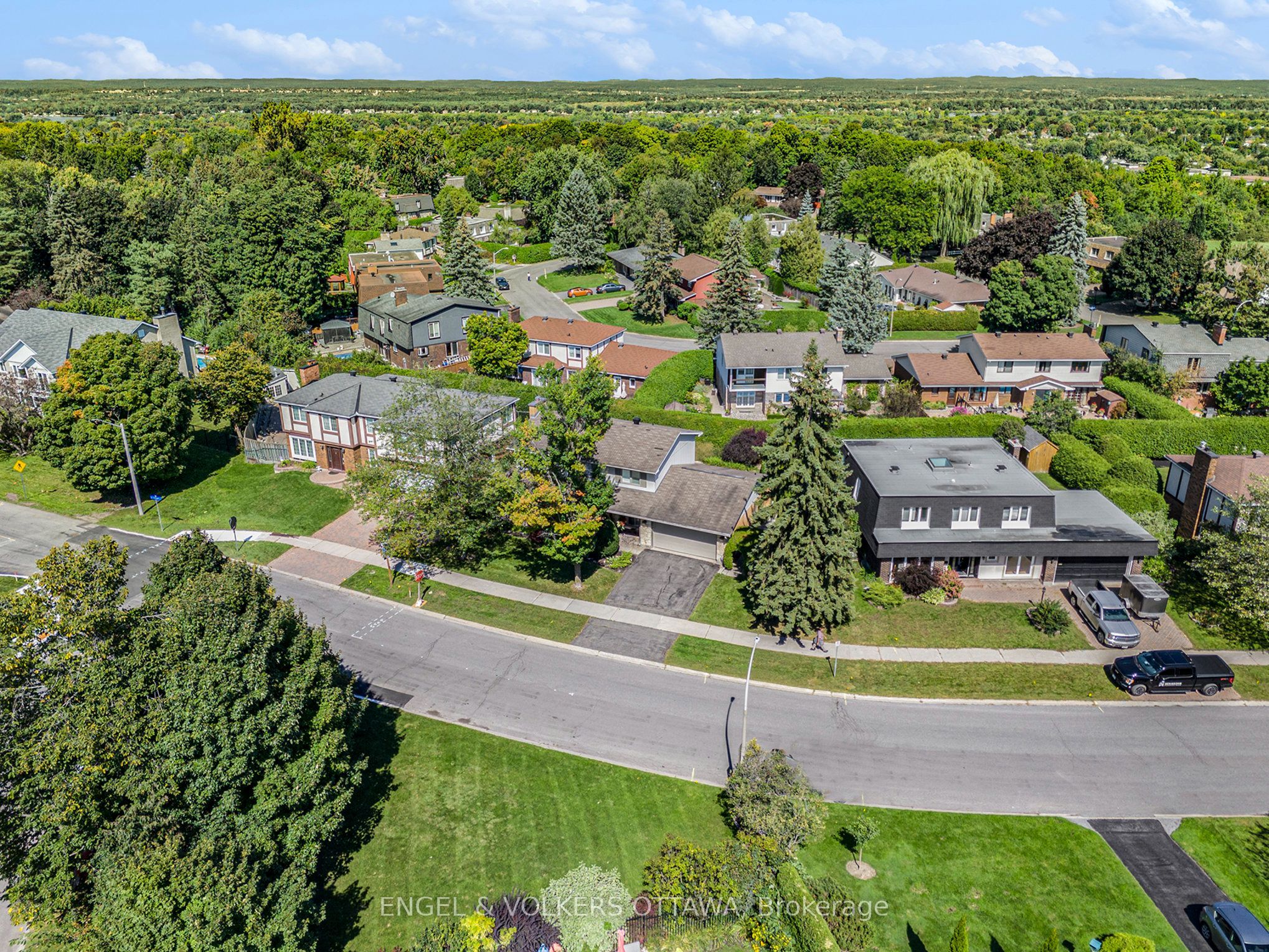1941 Naskapi Drive, Beacon Hill North - South and Area, ON K1J 8L4 photo 5