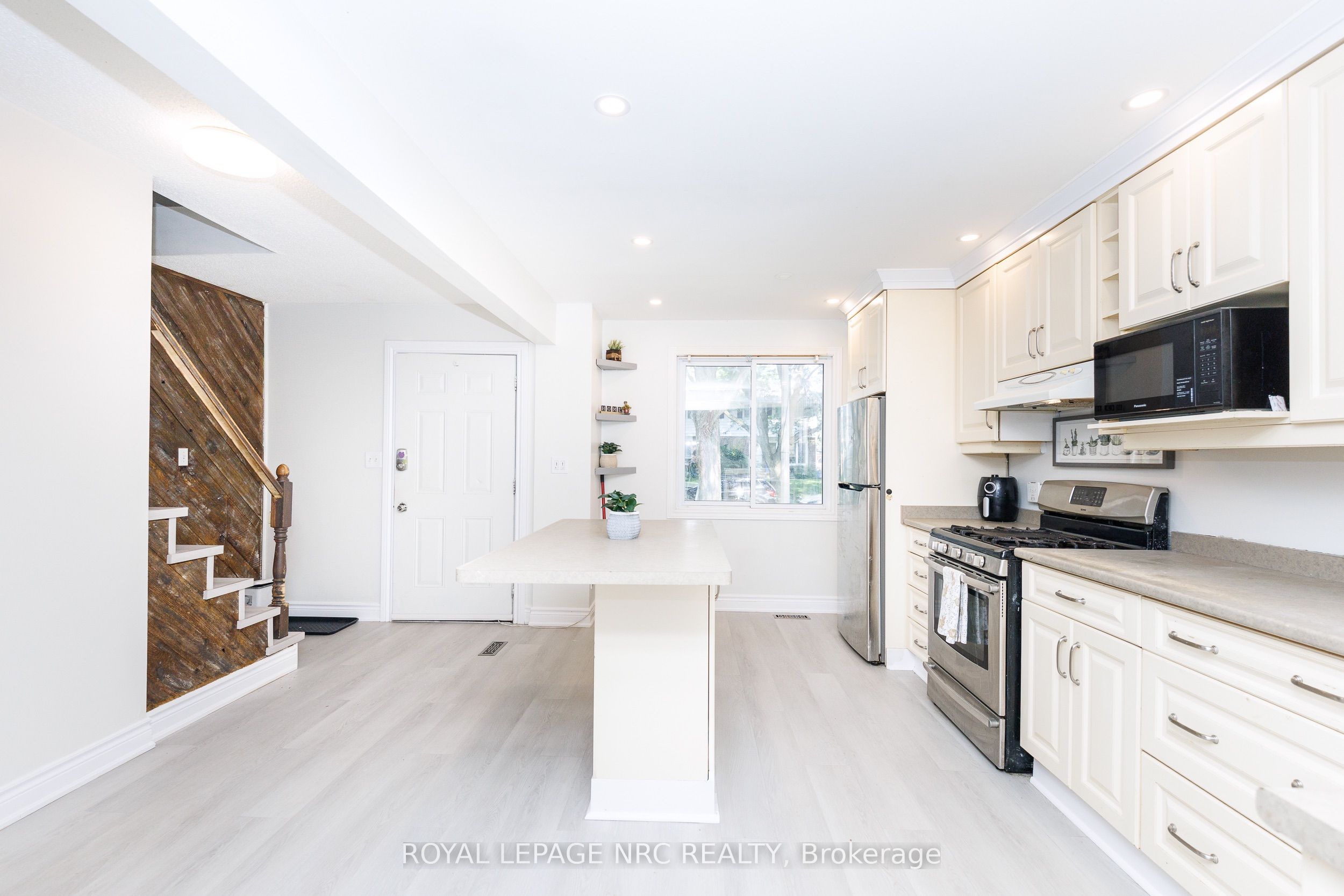 6562 HARMONY Avenue, Niagara Falls, ON L2H 1Z4 photo 5
