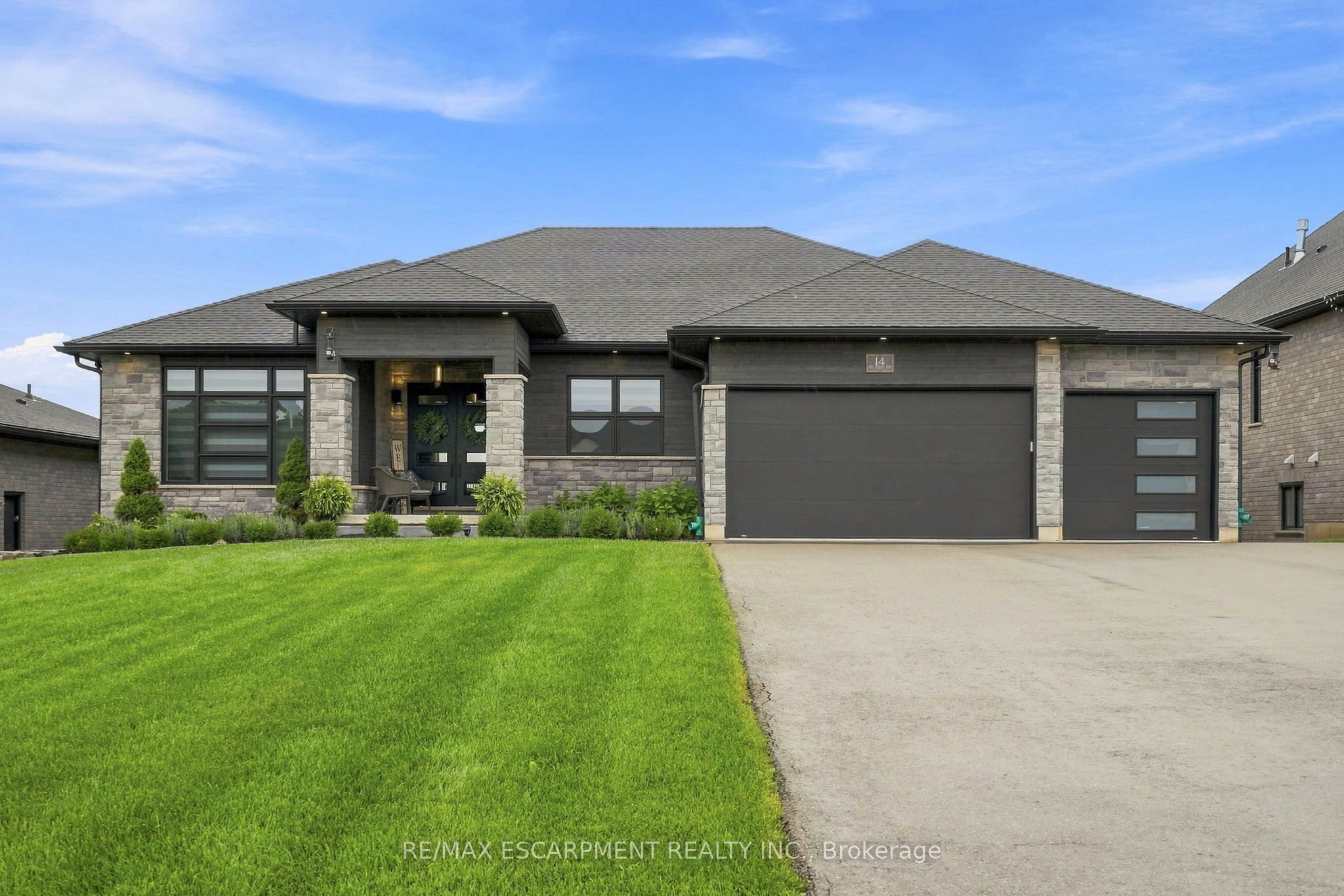 14 Hudson Drive, Brantford, ON N3T 0V6