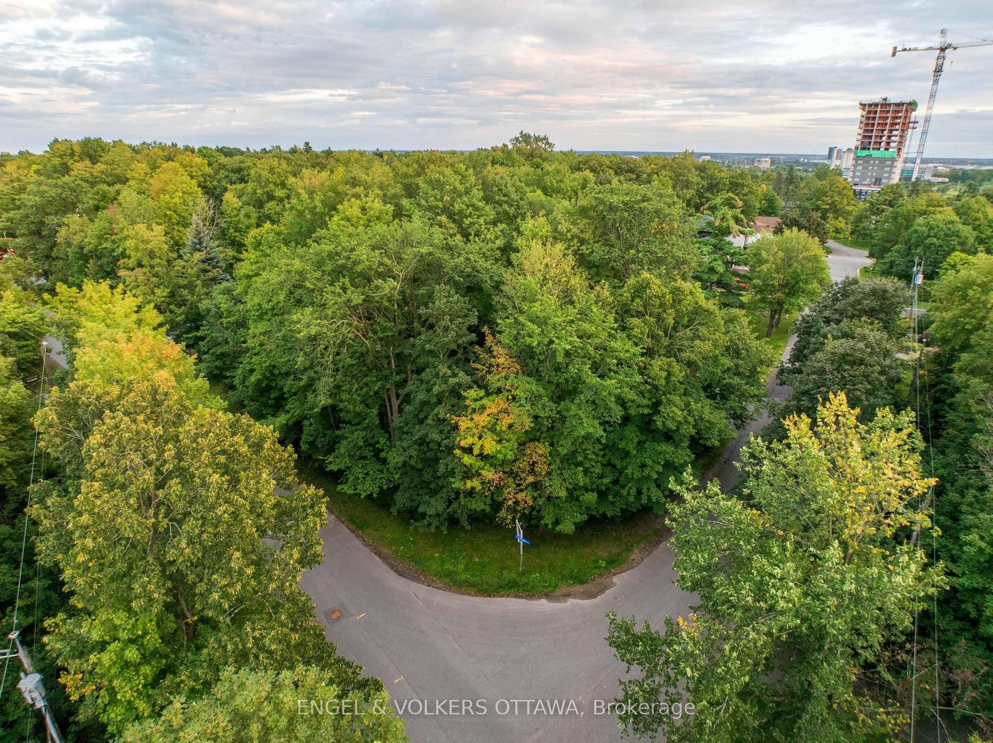8 Davidson Drive, Beacon Hill North - South and Area, ON K1J 7J9 photo 3