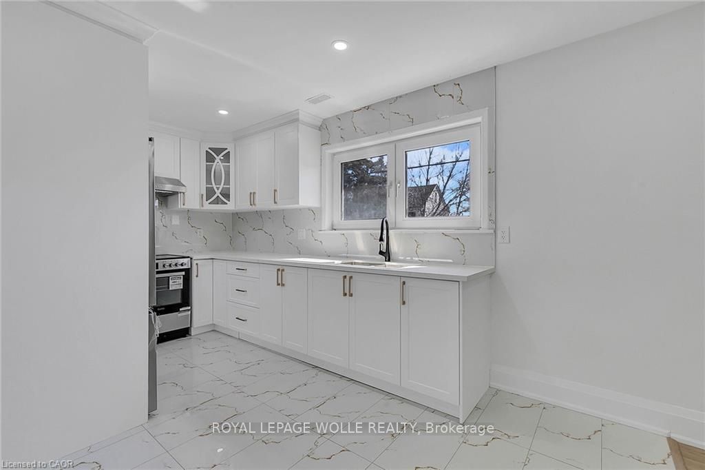 581 Lancaster Street W 2, Kitchener, ON N2K 1M5 photo 2
