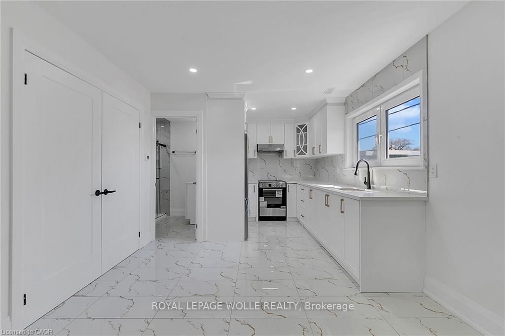 581 Lancaster Street W 2, Kitchener, ON N2K 1M5 photo 4