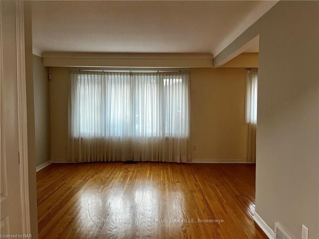 694 Niagara Street Upper, St. Catharines, ON L2M 3R9 photo 3