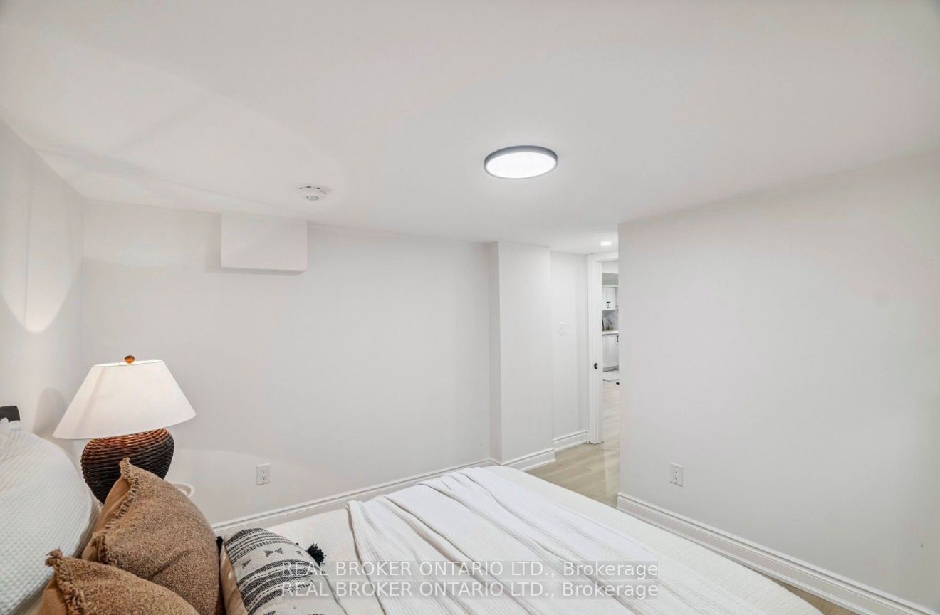 220 Holmesdale Avenue Lower Level Unit, Hamilton, ON L8K 3M7 photo 2