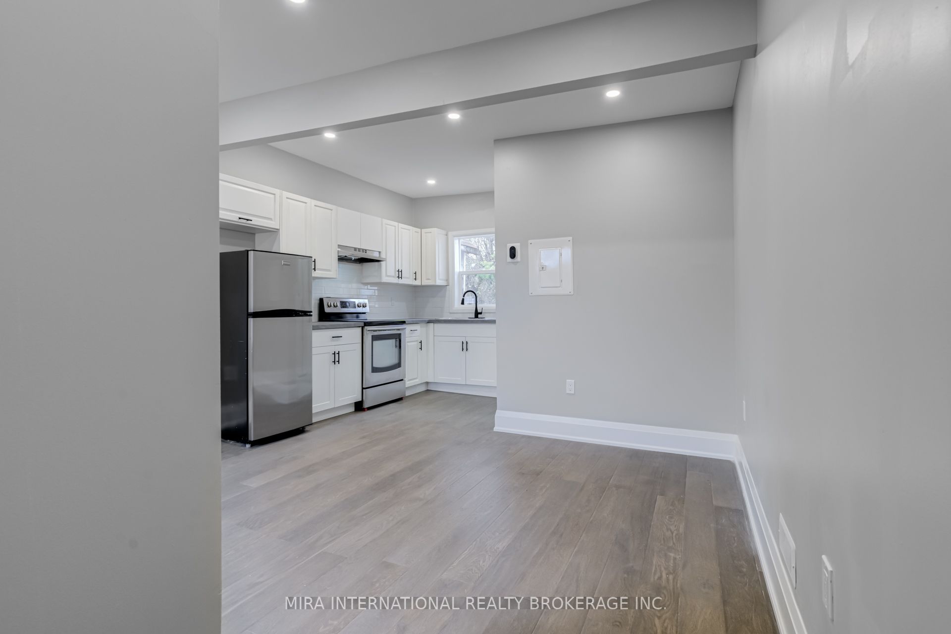495 Ferguson Avenue N A, Hamilton, ON L8L 4Z4 photo 3