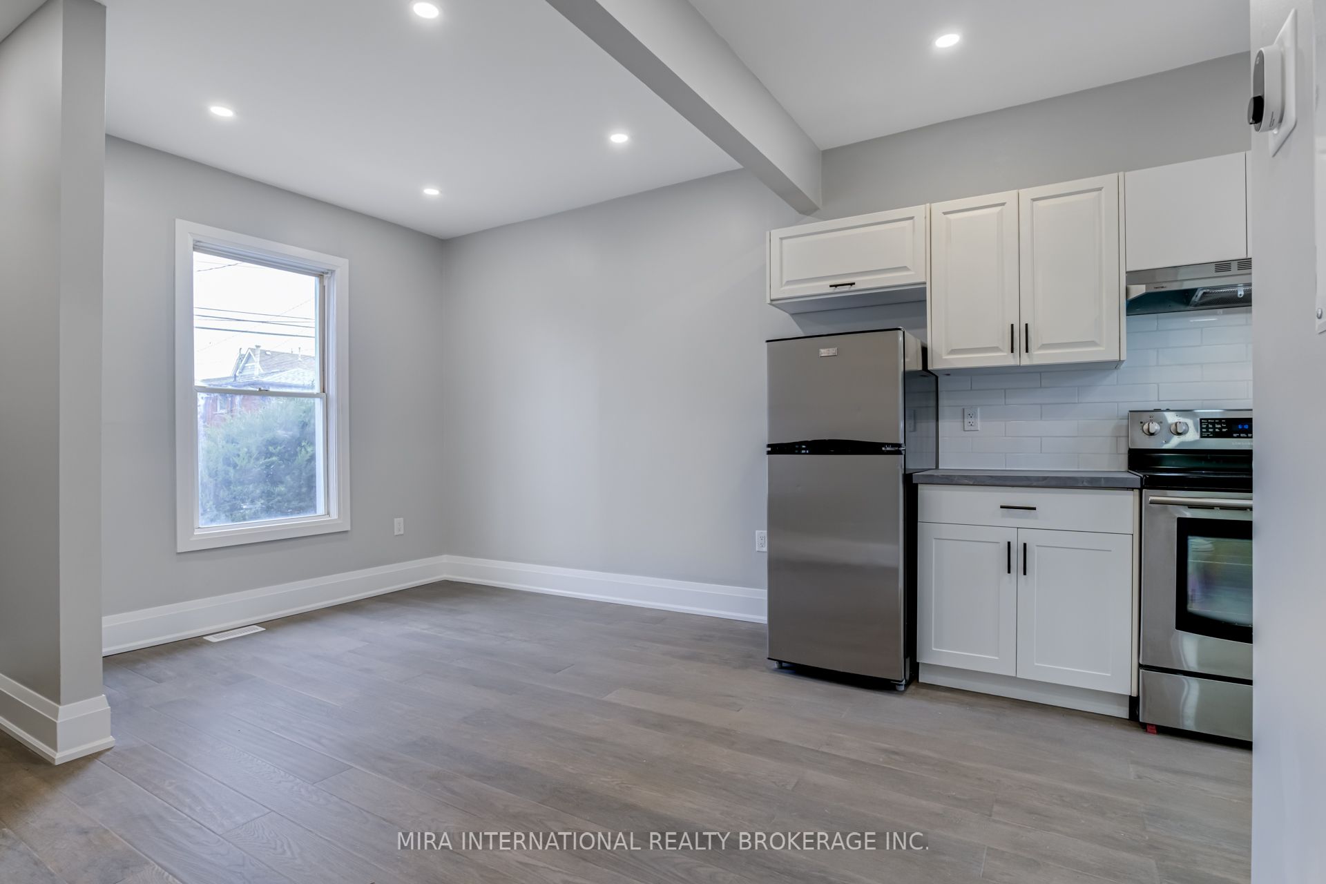 495 Ferguson Avenue N A, Hamilton, ON L8L 4Z4 photo 4