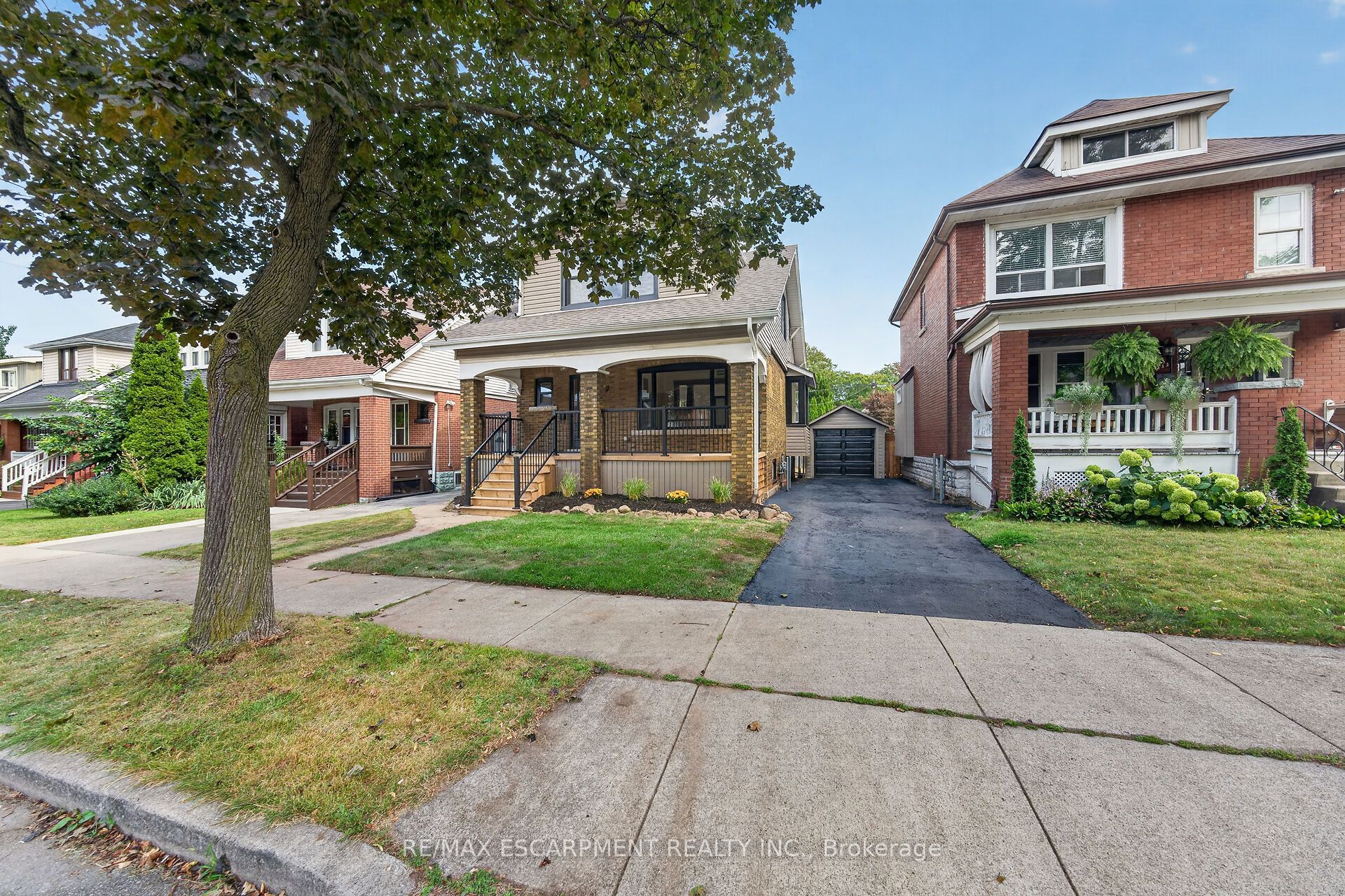 229 Park Row S, Hamilton, ON L8K 2K4 photo 2