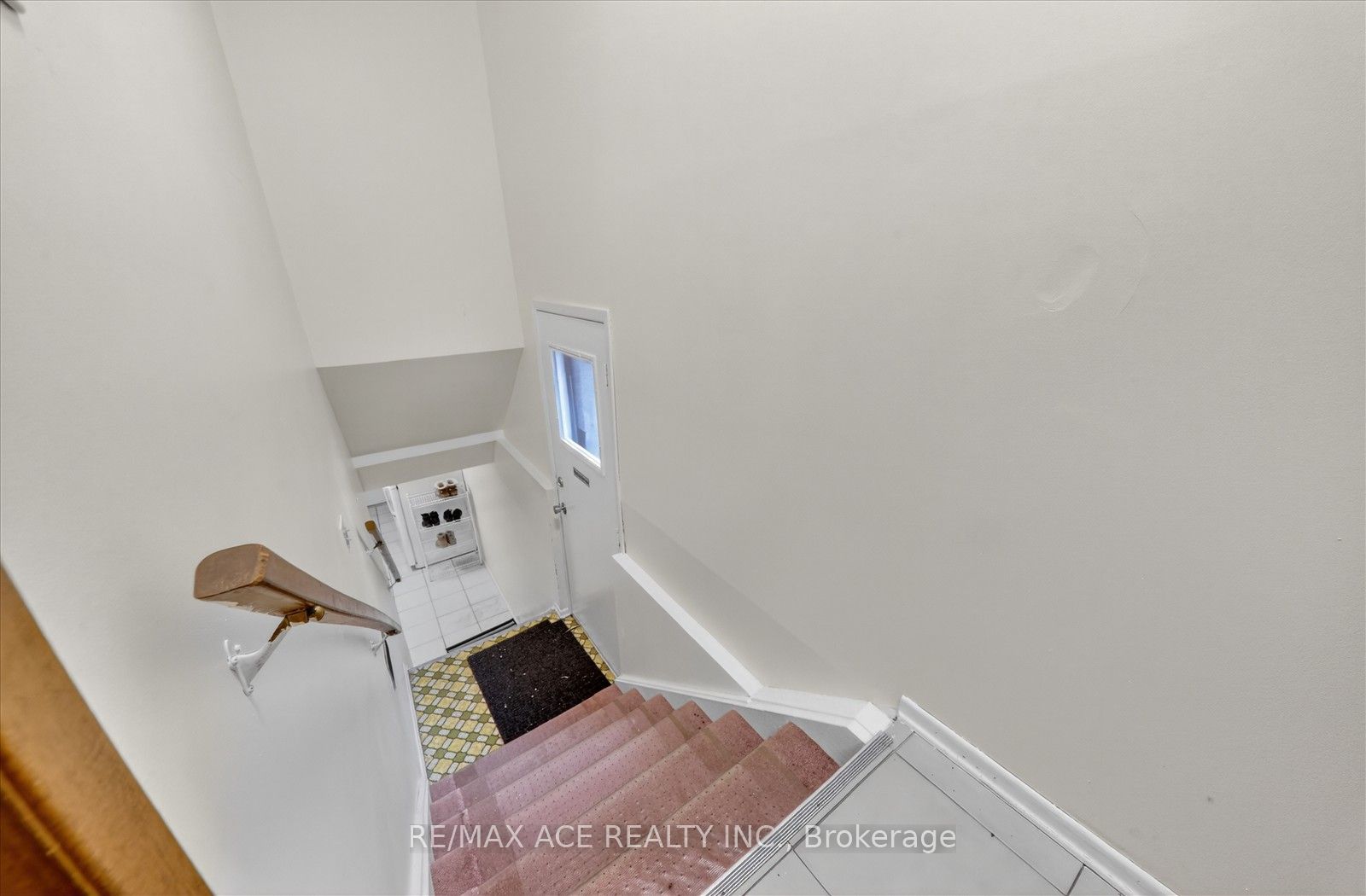 83 Ward Avenue Bsmt Room 1, Hamilton, ON L8S 2E8 photo 2