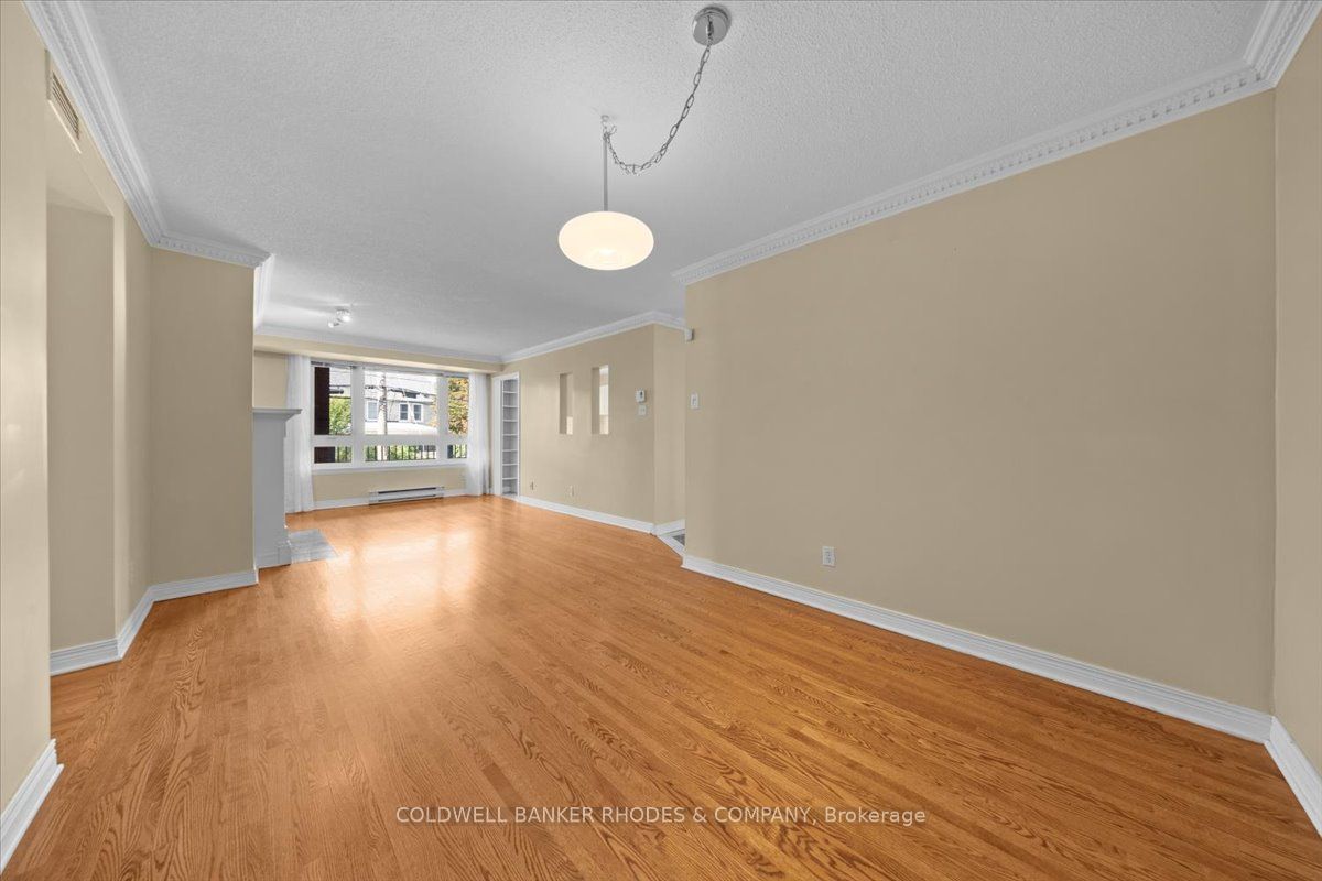 939 North River Road 205, Overbrook - Castleheights and Area, ON K1K 3V2 photo 5
