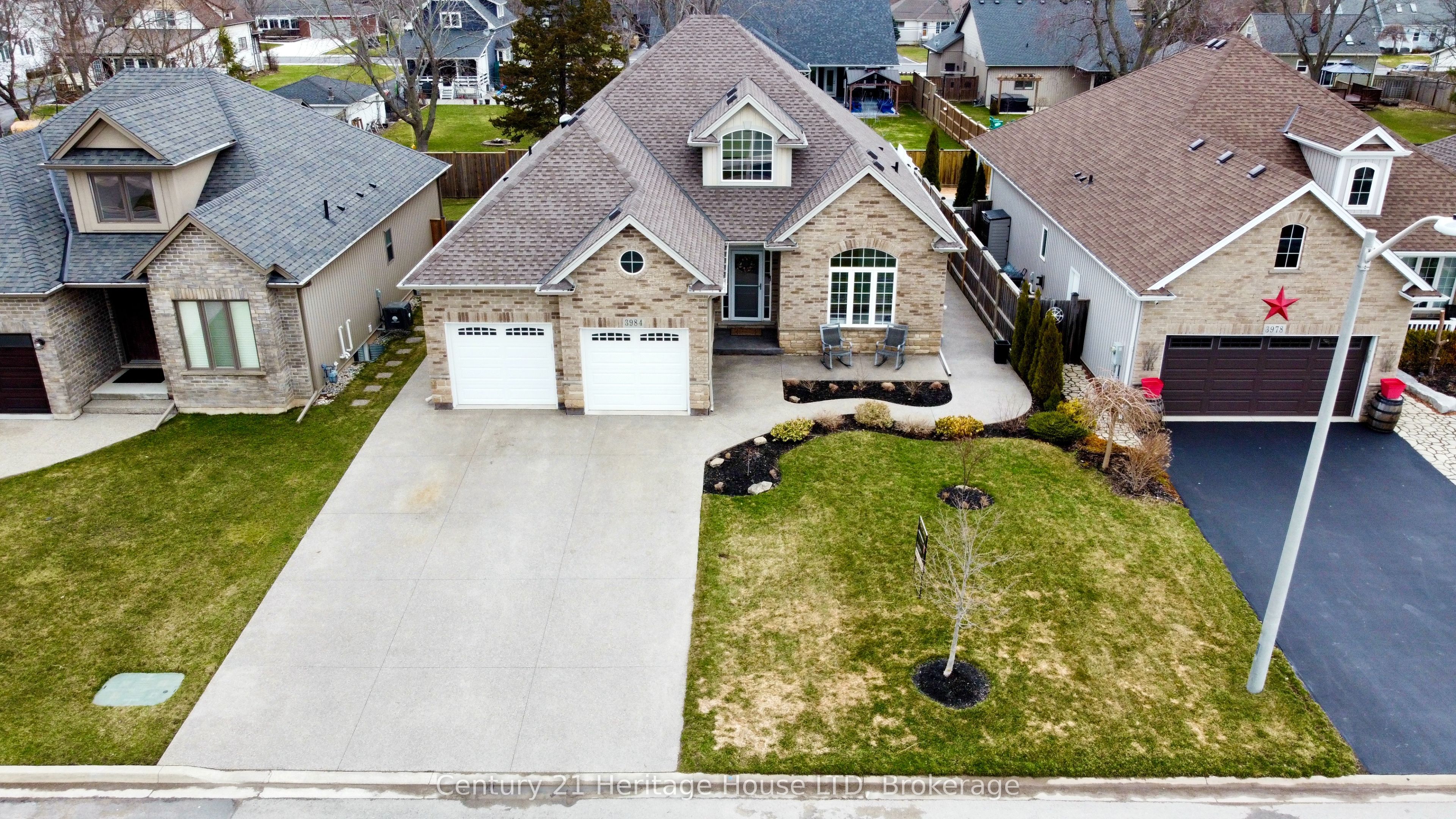3984 VILLAGE CREEK Drive, Fort Erie, ON L0S 1S0 photo 3
