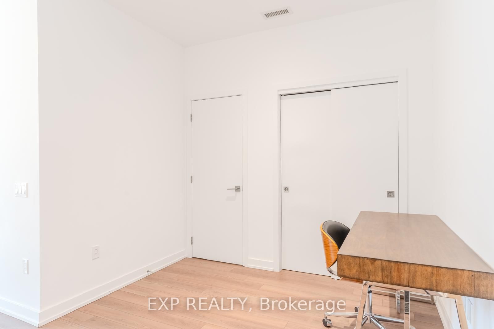 120 Carrick Trail 102, Gravenhurst, ON P1P 0B6 photo 4