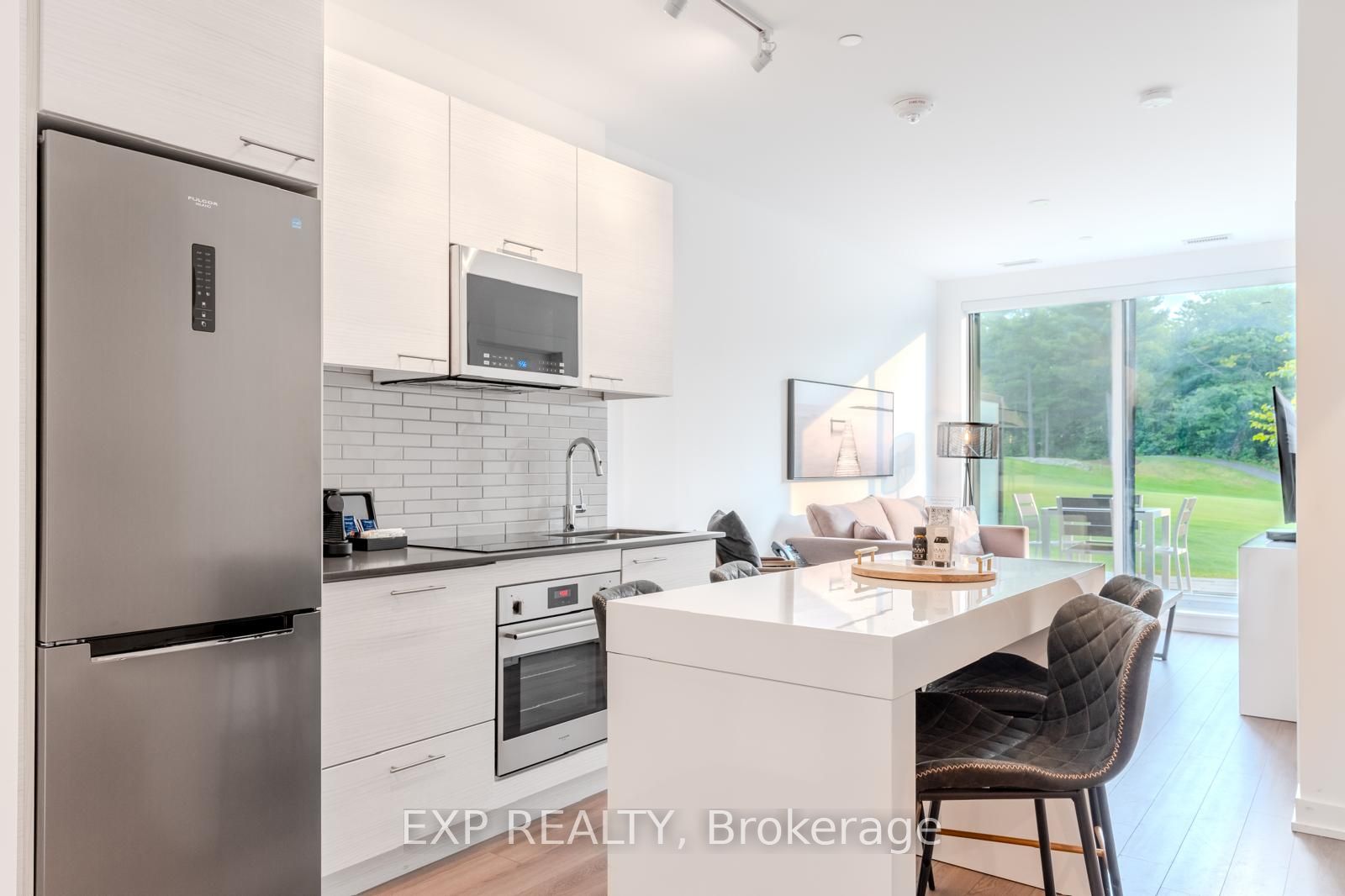 120 Carrick Trail 102, Gravenhurst, ON P1P 0B6 photo 5