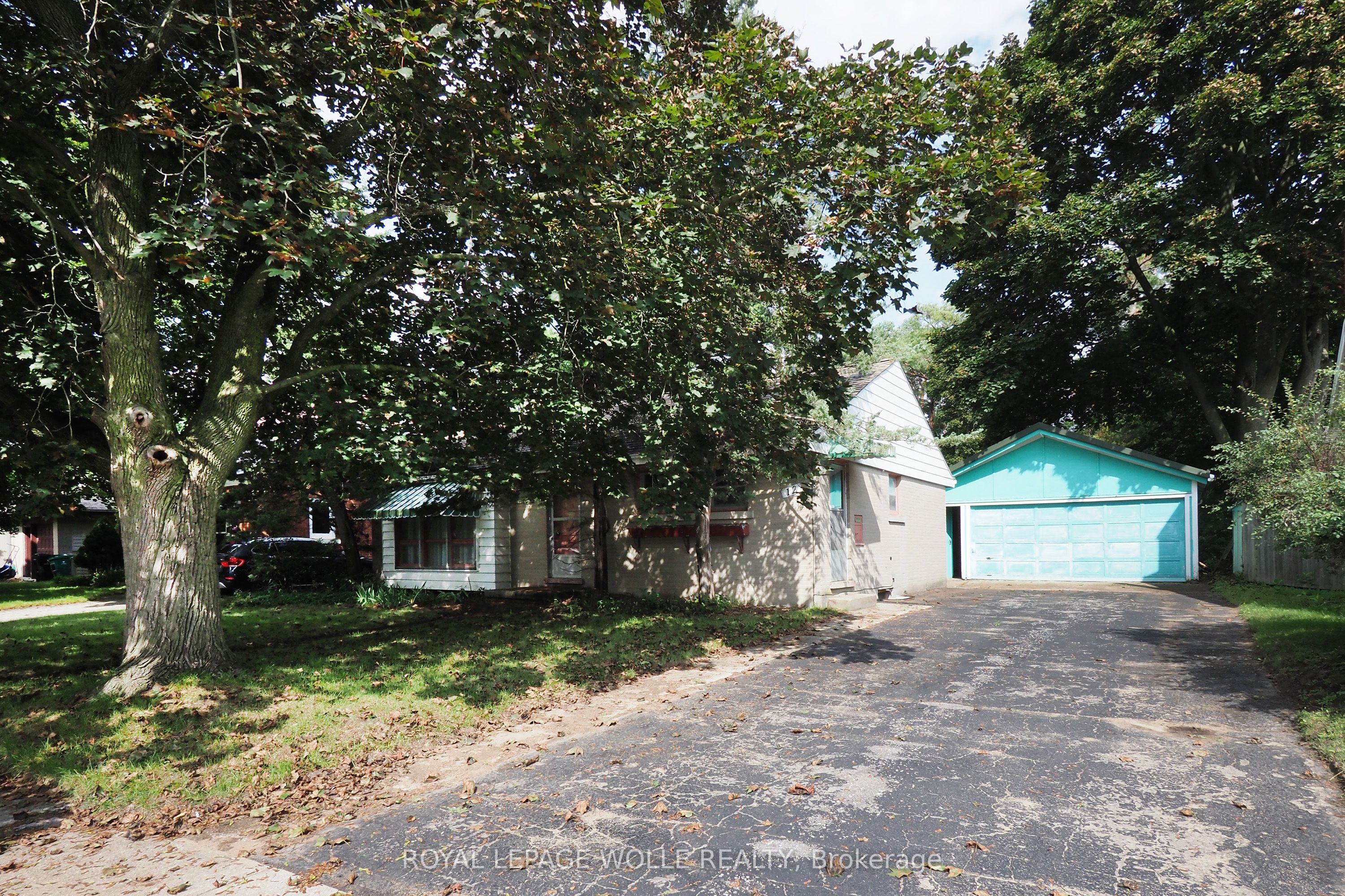 12 Oakwood Avenue, Kitchener, ON N2H 6G9 photo 2