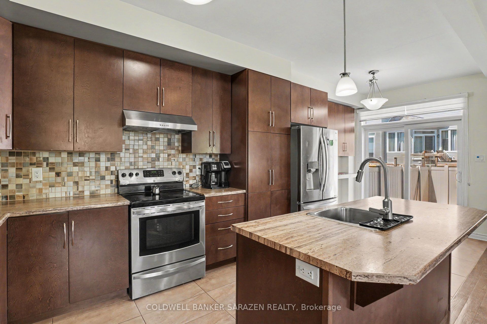 995 Rotary Way, Leitrim, ON K1T 0L9 photo 4
