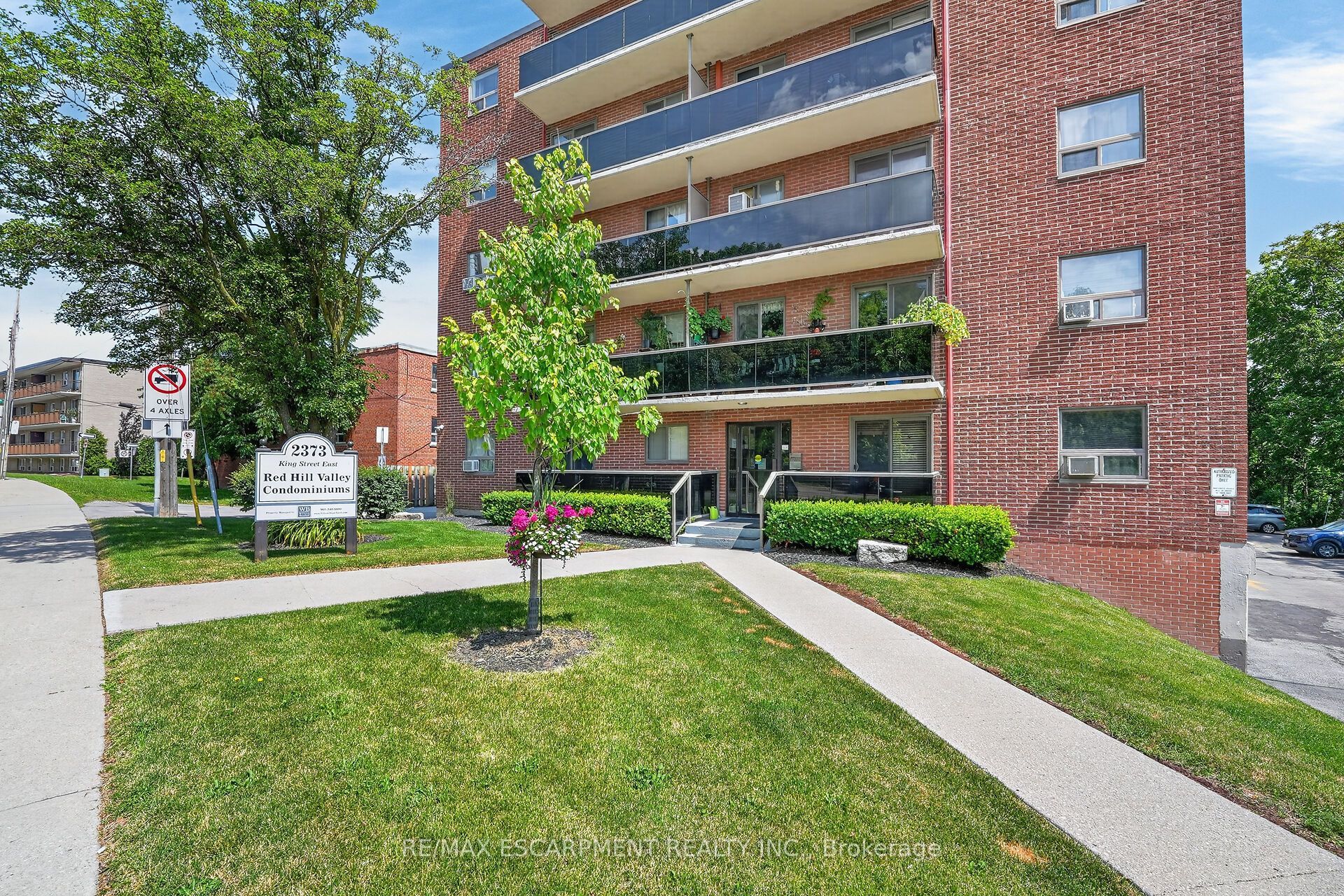 2373 King Street E 52, Hamilton, ON L8K 1X9 photo 2