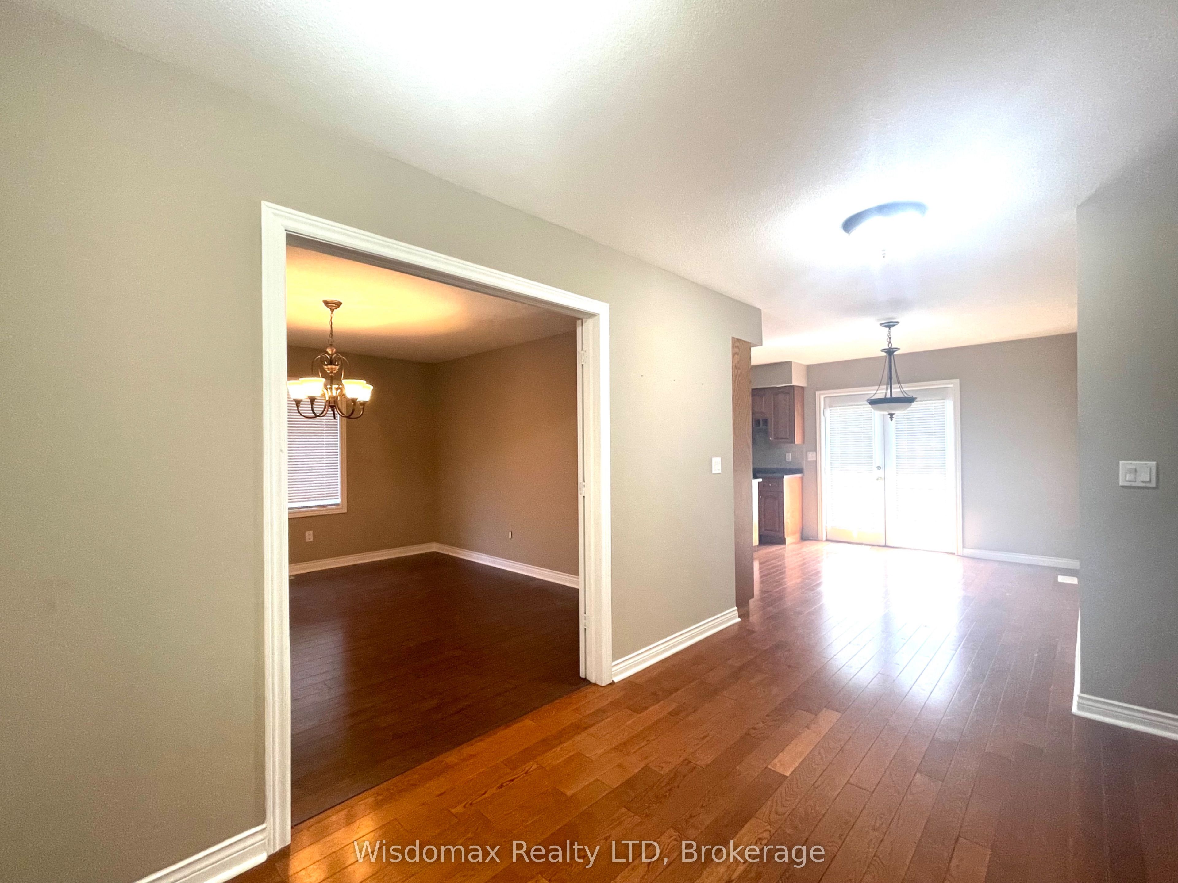 19 CHAPEL HILL Crescent, Welland, ON L3C 6P9 photo 4