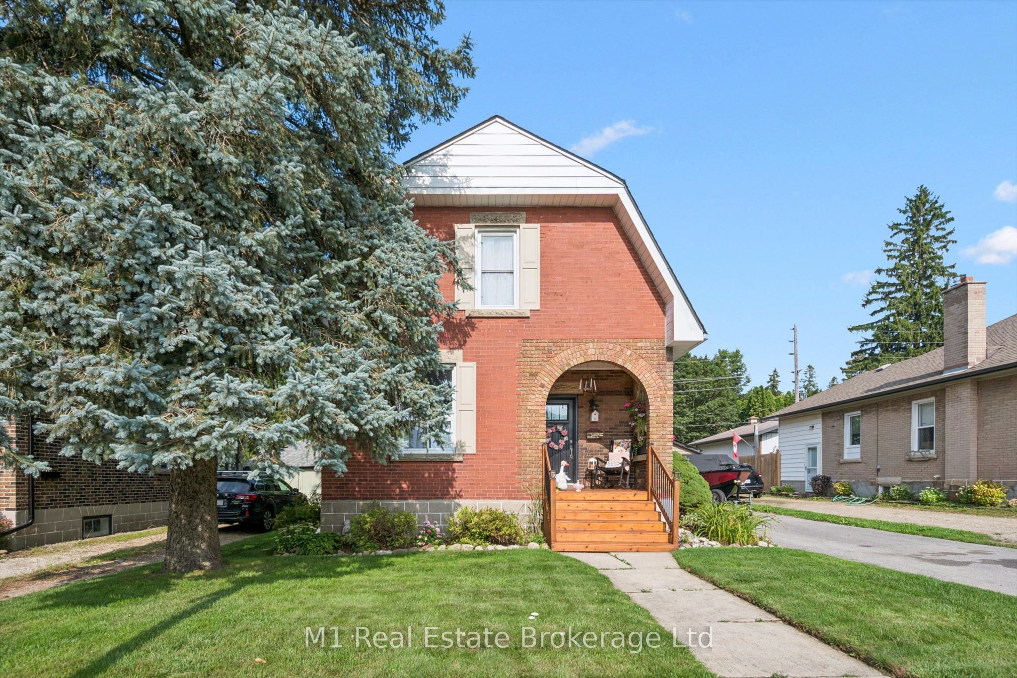 691 St Andrew Street W, Centre Wellington, ON N1M 1P7 photo 2